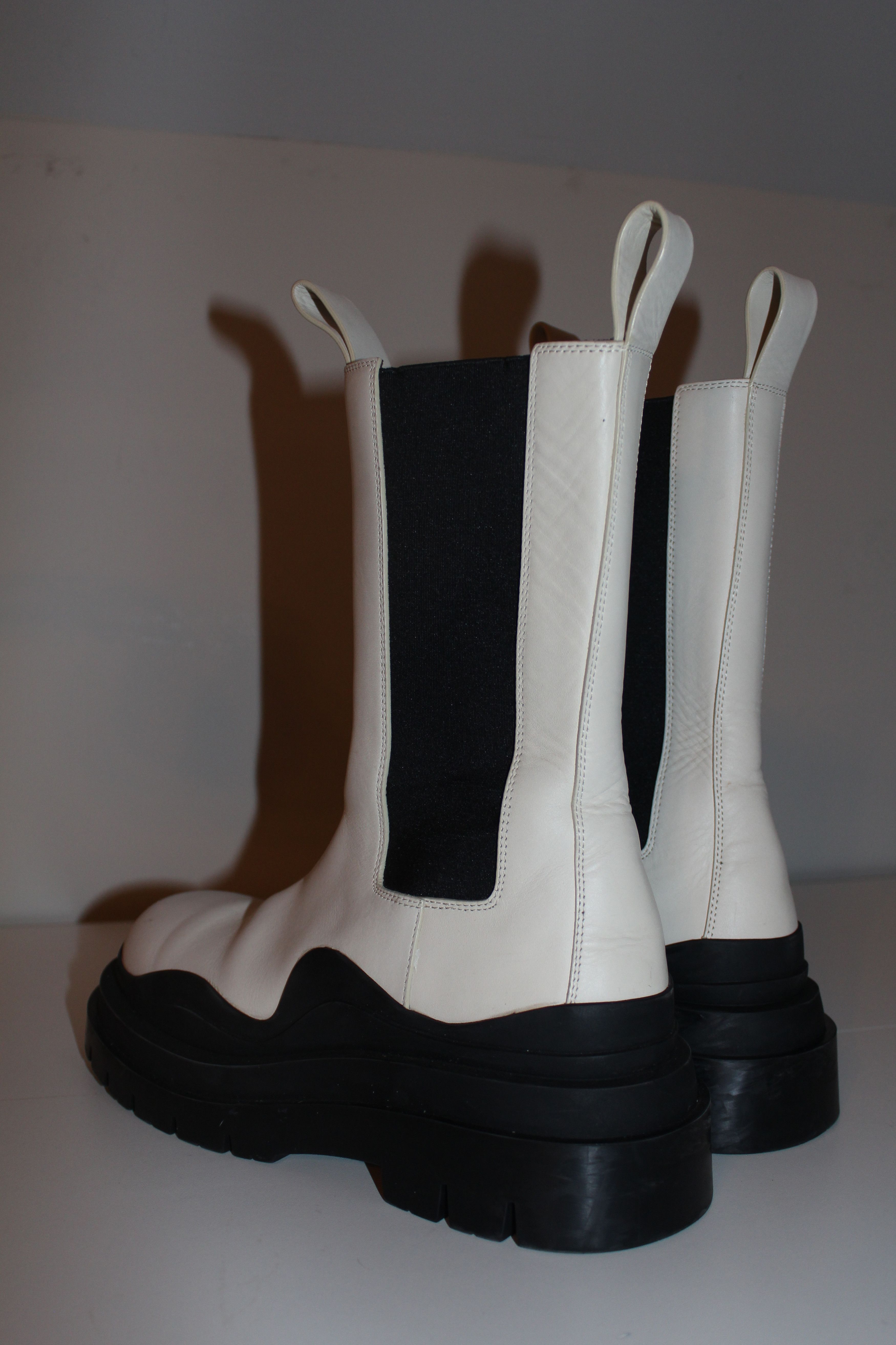 Bottega Veneta Bottega Veneta Tire Lug Chelsea Military Boots 38.5 US 8.5 Size US 8.5 / IT 38.5 - 2 Thumbnail