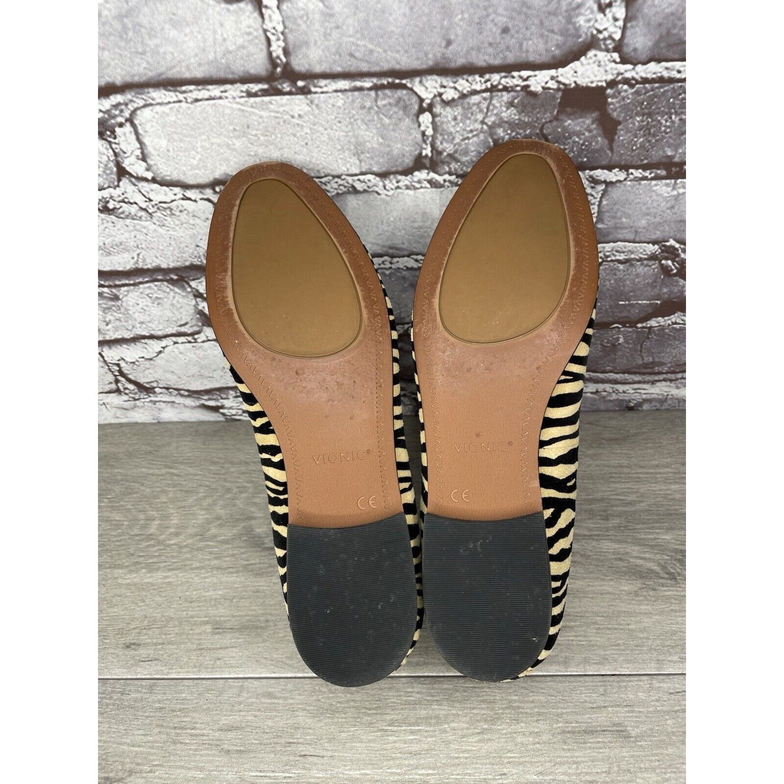 Other VIONIC Willa Tiger Print Yellow Black Stripe Flats Shoes Wom Size US 9.5 / IT 39.5 - 10 Thumbnail