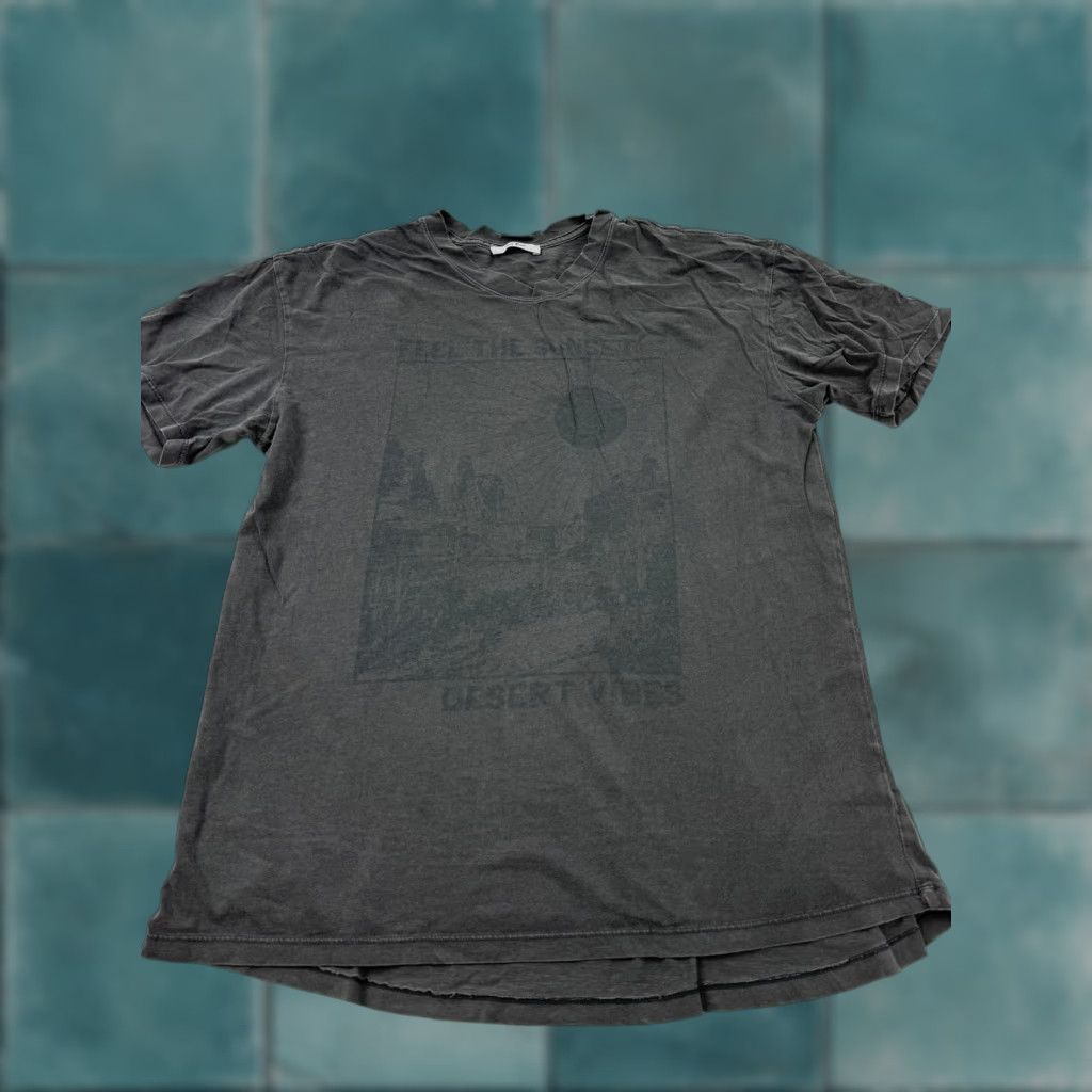 Tres Bien Tres Bien Shirt Mens XL Gray Desert Vibes Sunset Graphic Tee Curved Hem Size US XL / EU 56 / 4 - 1 Thumbnail