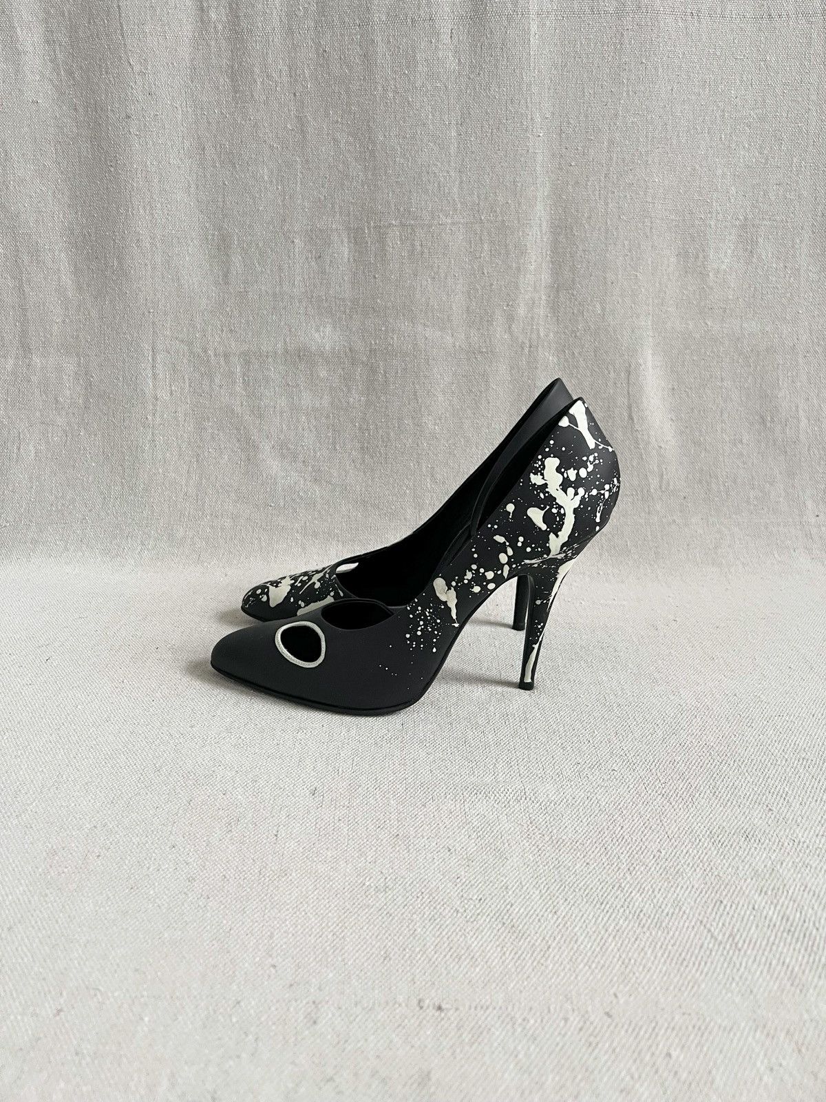 Givenchy Vintage Givenchy Cut-Out Painted Stilettos Size US 9 / IT 39 - 5 Thumbnail