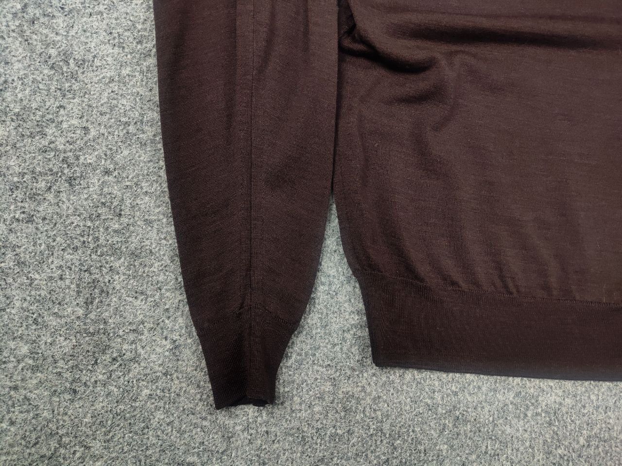 John Smedley John Smedley England Brown V neck wool sweater long sleeve Size US L / EU 52-54 / 3 - 6 Thumbnail