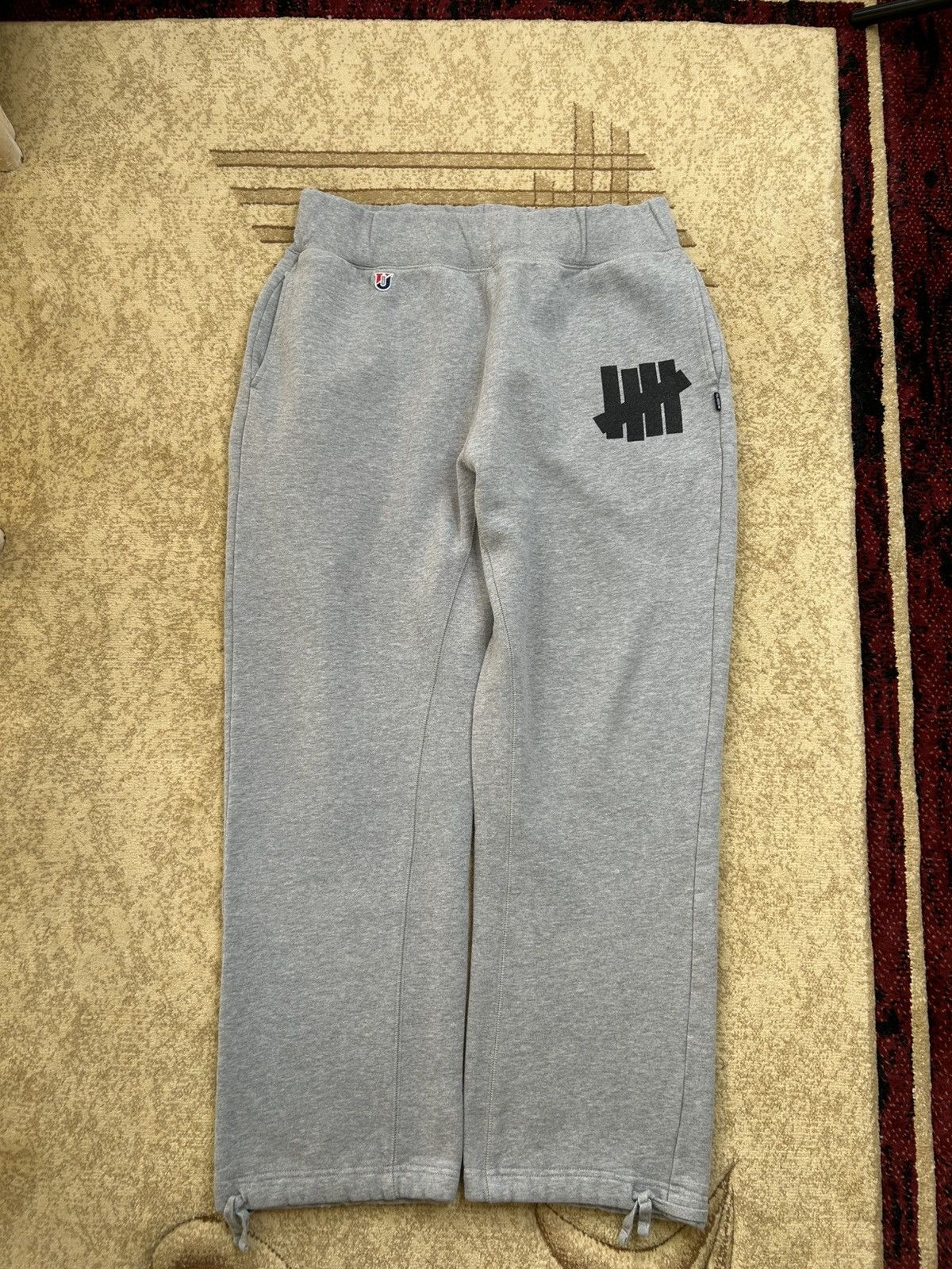 Undefeated Undefeated 5 Strike Gray Sweatpants Size US 32 / EU 48 - 2 Thumbnail