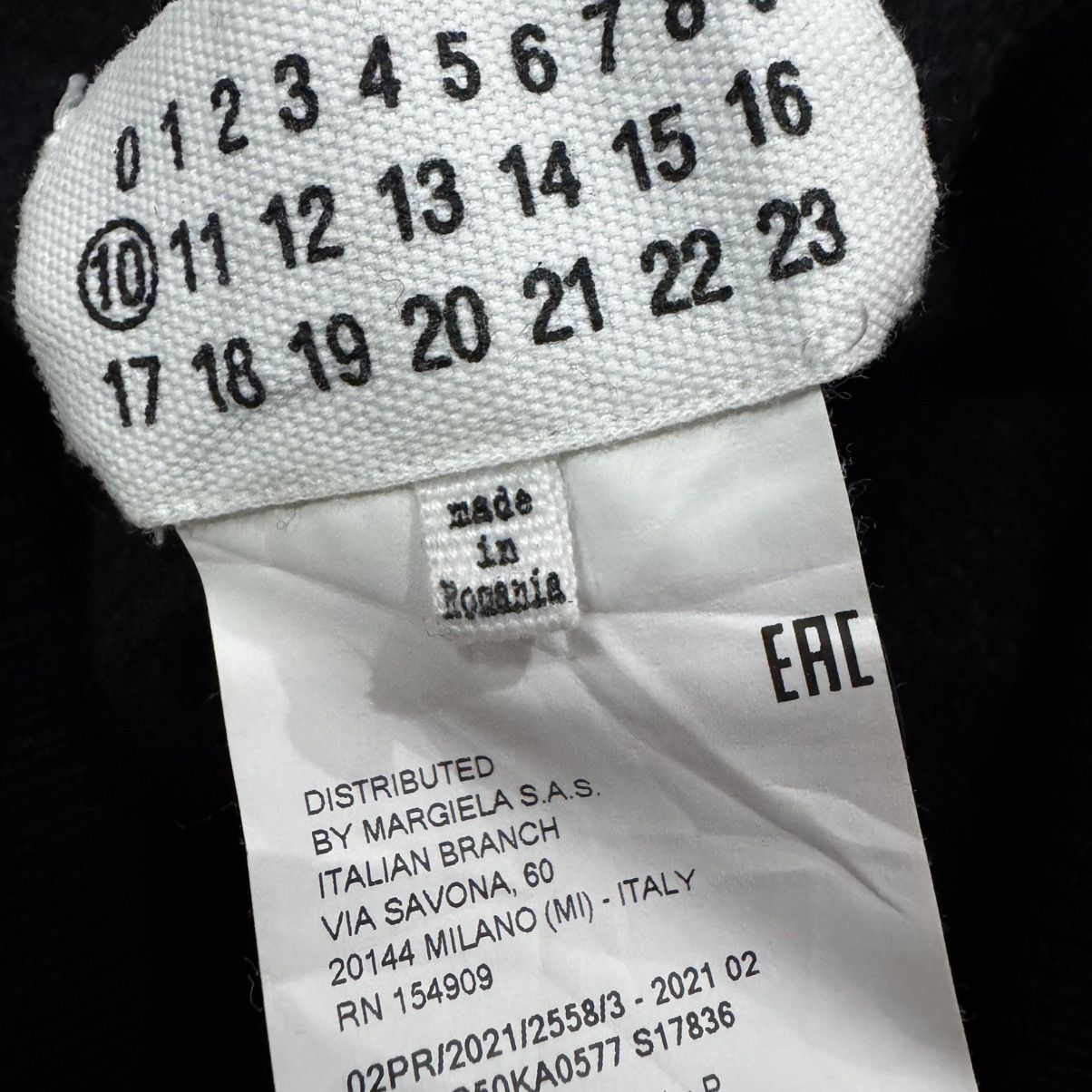 Maison Margiela Maison Margiela BLACK Side-stripe trousers S50KA0577 S17836 Size US 28 / EU 44 - 12 Thumbnail