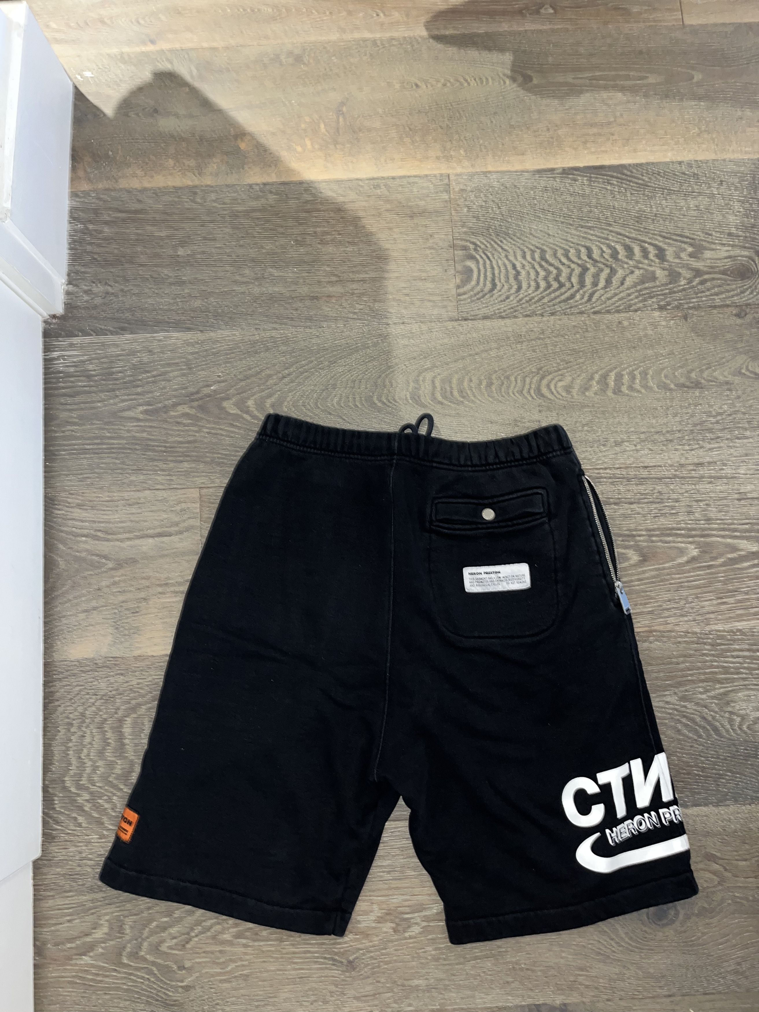 Heron Preston Heron Preston - Black 'Style' Sweat Shorts (Size S) Size US 29 - 2 Thumbnail