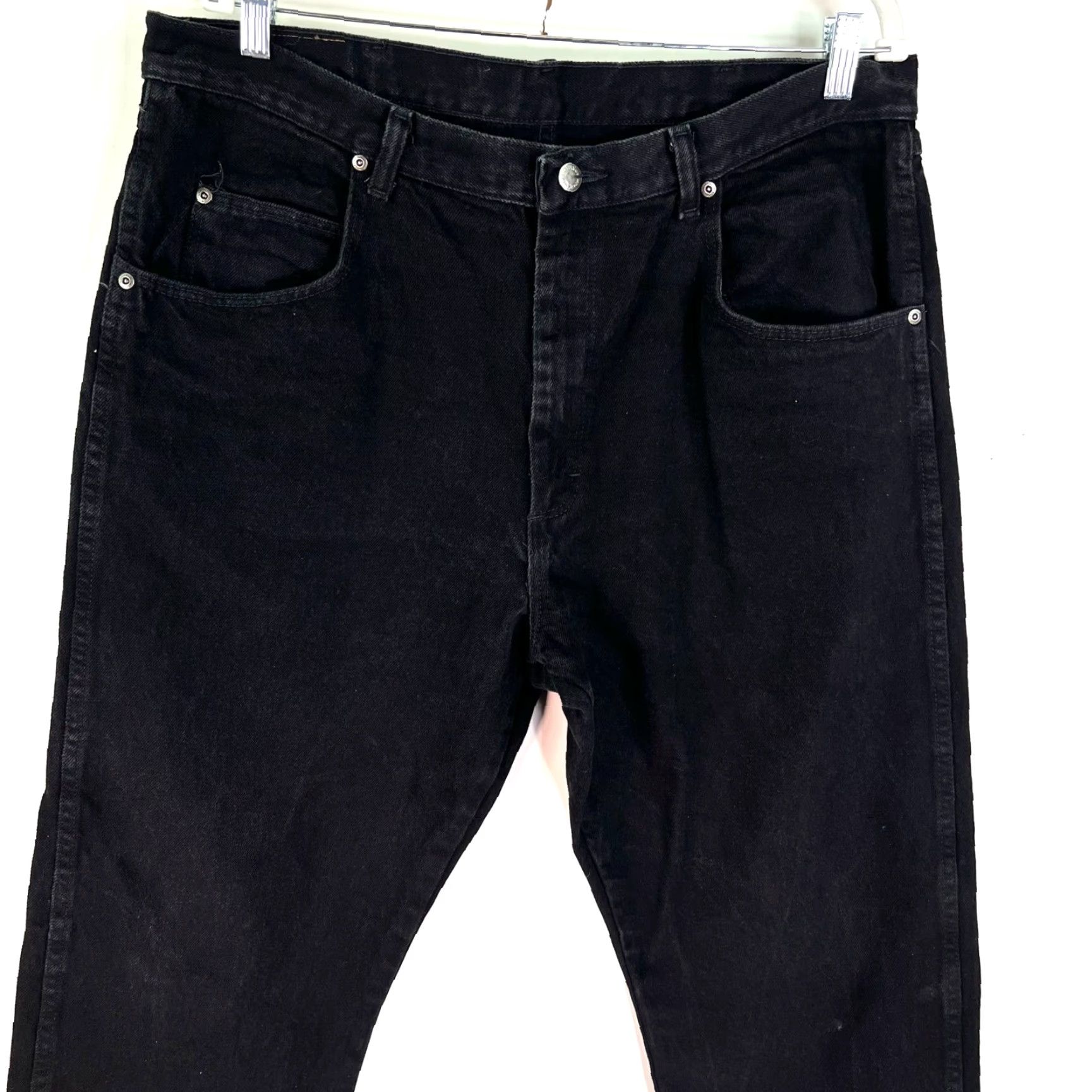 Wrangler Wrangler Jeans Mens 38 Black Straight Leg Denim 38x30 USA Wrangler Rugged Wear 13MWZ Mens Size 38 Black Straight Jeans Size US 38 / EU 54 - 2 Thumbnail