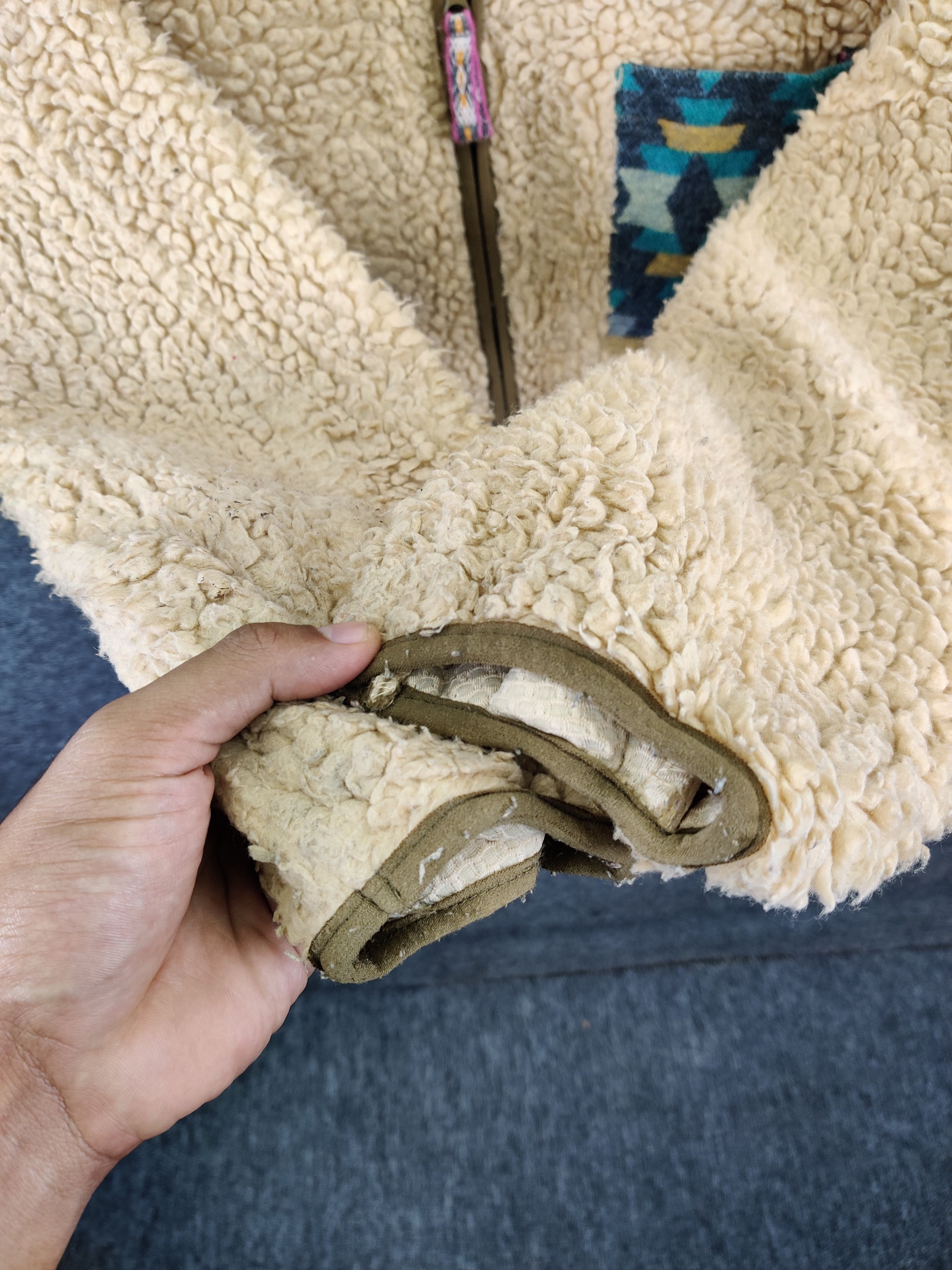 Japanese Brand Vintage 90's Titicaca Fleece Sherpa Navajo Jacket Size US L / EU 52-54 / 3 - 8 Thumbnail