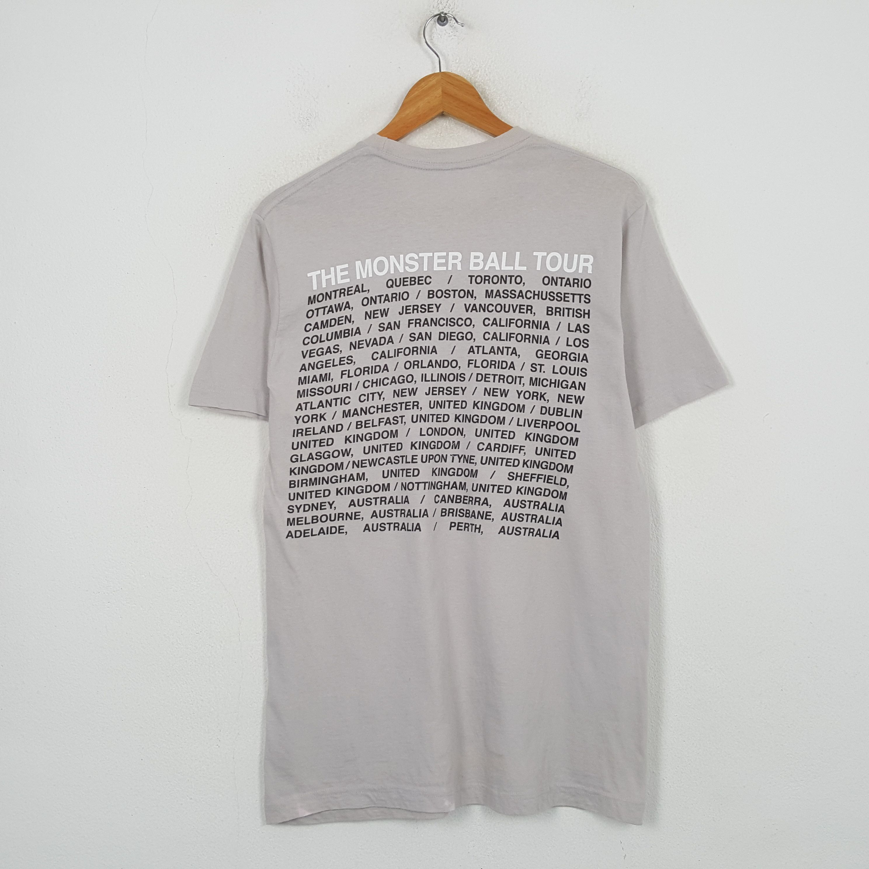 Band Tees Vintage Lady Gaga Alejandro Album Tour T-shirt RR28 Size US M / EU 48-50 / 2 - 3 Thumbnail