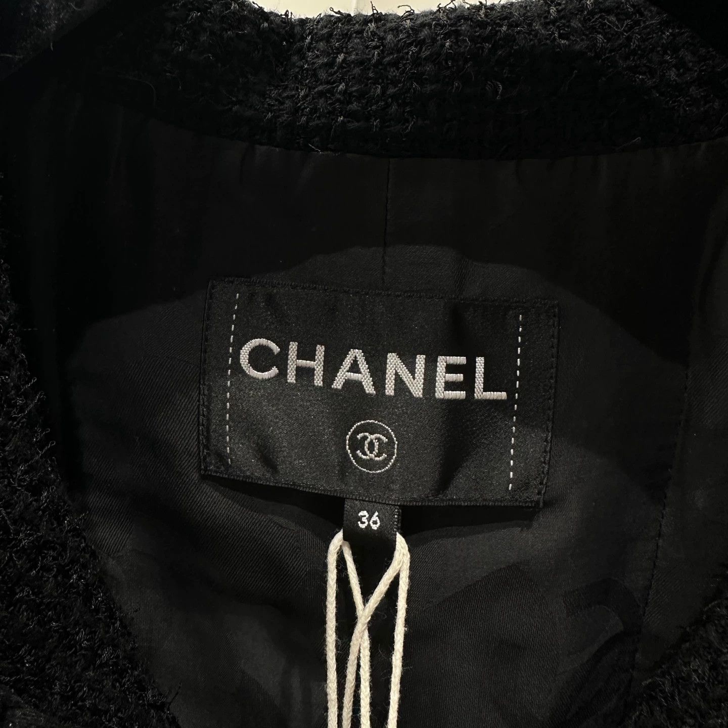 Chanel Chanel Camellia Crystal Button Tweed Jacket Size 36 apr468 Size XS / US 0-2 / IT 36-38 - 3 Thumbnail
