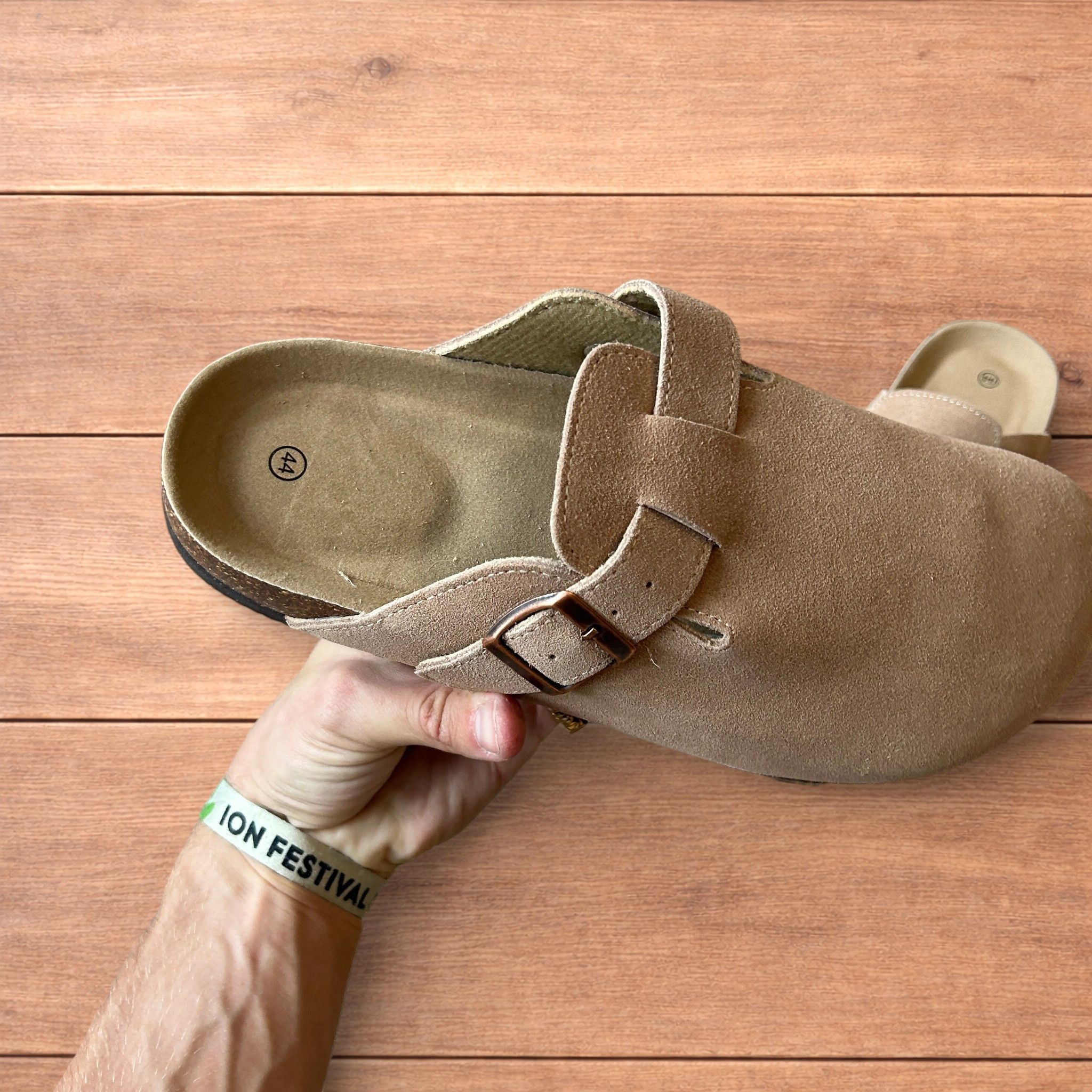 Japanese Brand Lovely suede mules clogs shoes in beige/cream. Size US 11 / EU 44 - 8 Thumbnail