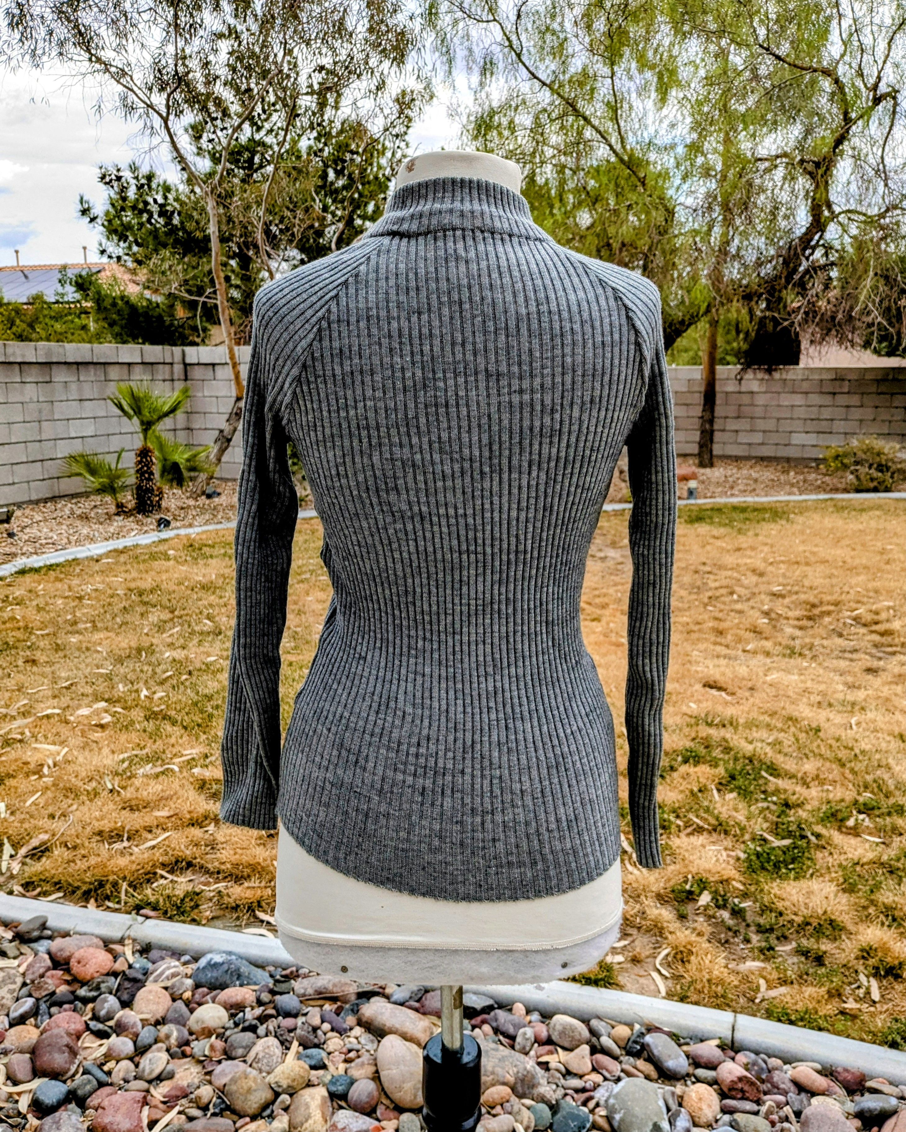 Vintage VTG Petite Ladies Kosugi Ribbed Knit Turtleneck Fitted Top Size L / US 10 / IT 46 - 4 Thumbnail
