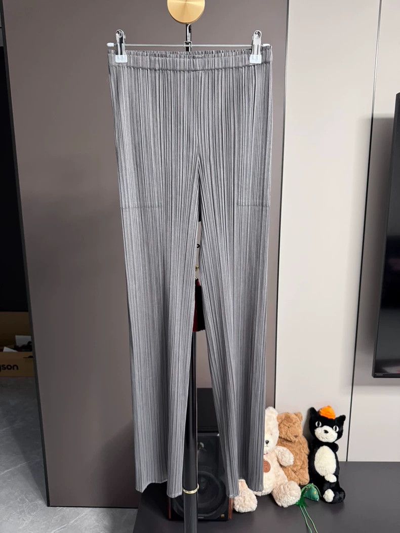 Issey Miyake Issey Miyake size:3 Dark grey versatile straight long pant Size 22" - 1 Thumbnail