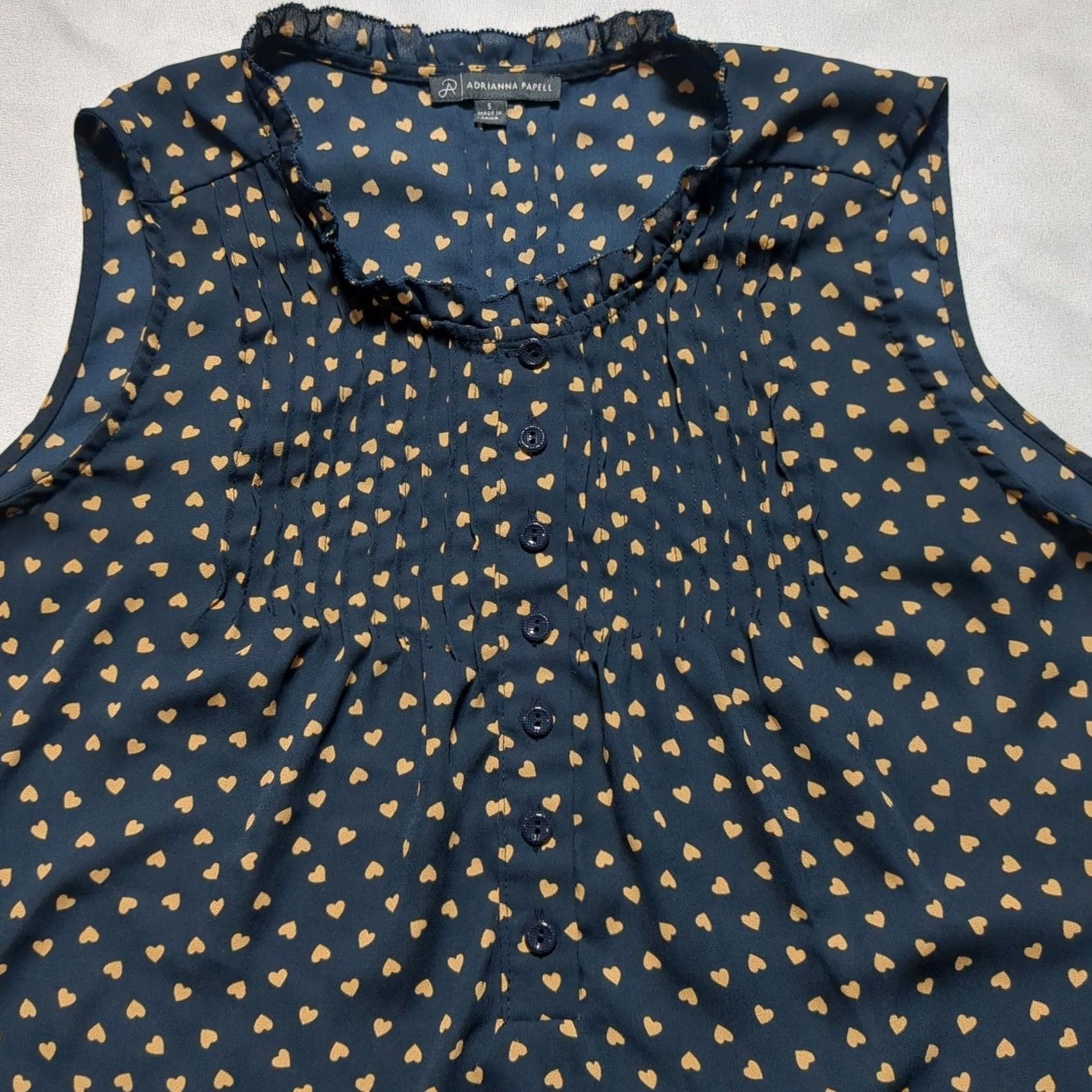 Adrianna Papell Adrianna Papell Navy Blue Gold Heart Print Sleeveless Ruffle Neck Blouse Small Women Shirt Female Office Wear Plaid? Wait Size S / US 4 / IT 40 - 2 Thumbnail