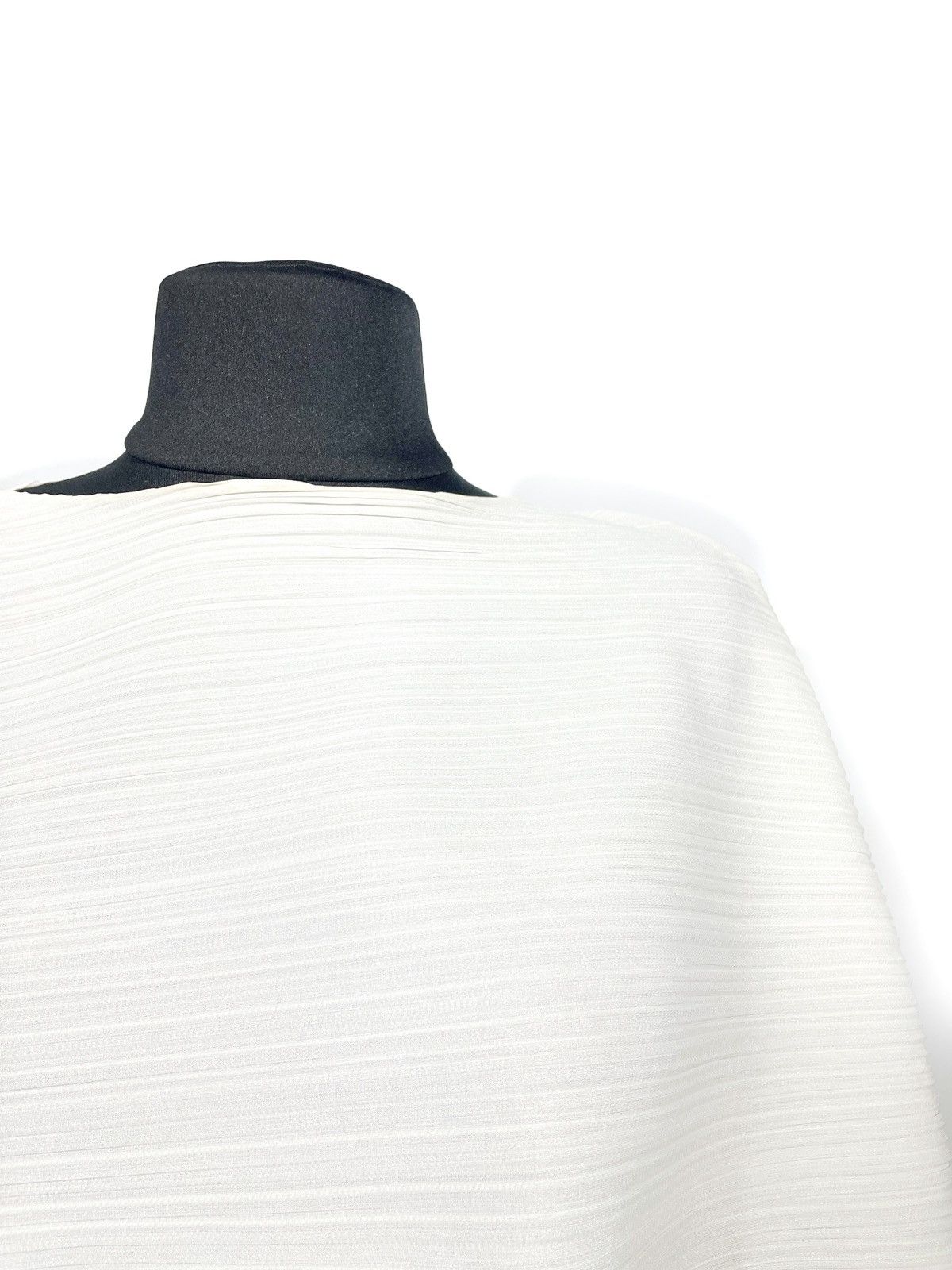 Issey Miyake × Japanese Brand Pleated Poncho Ikko Tanaka Issey Miyake Made In Japan Size 3 Size M / US 6-8 / IT 42-44 - 2 Thumbnail