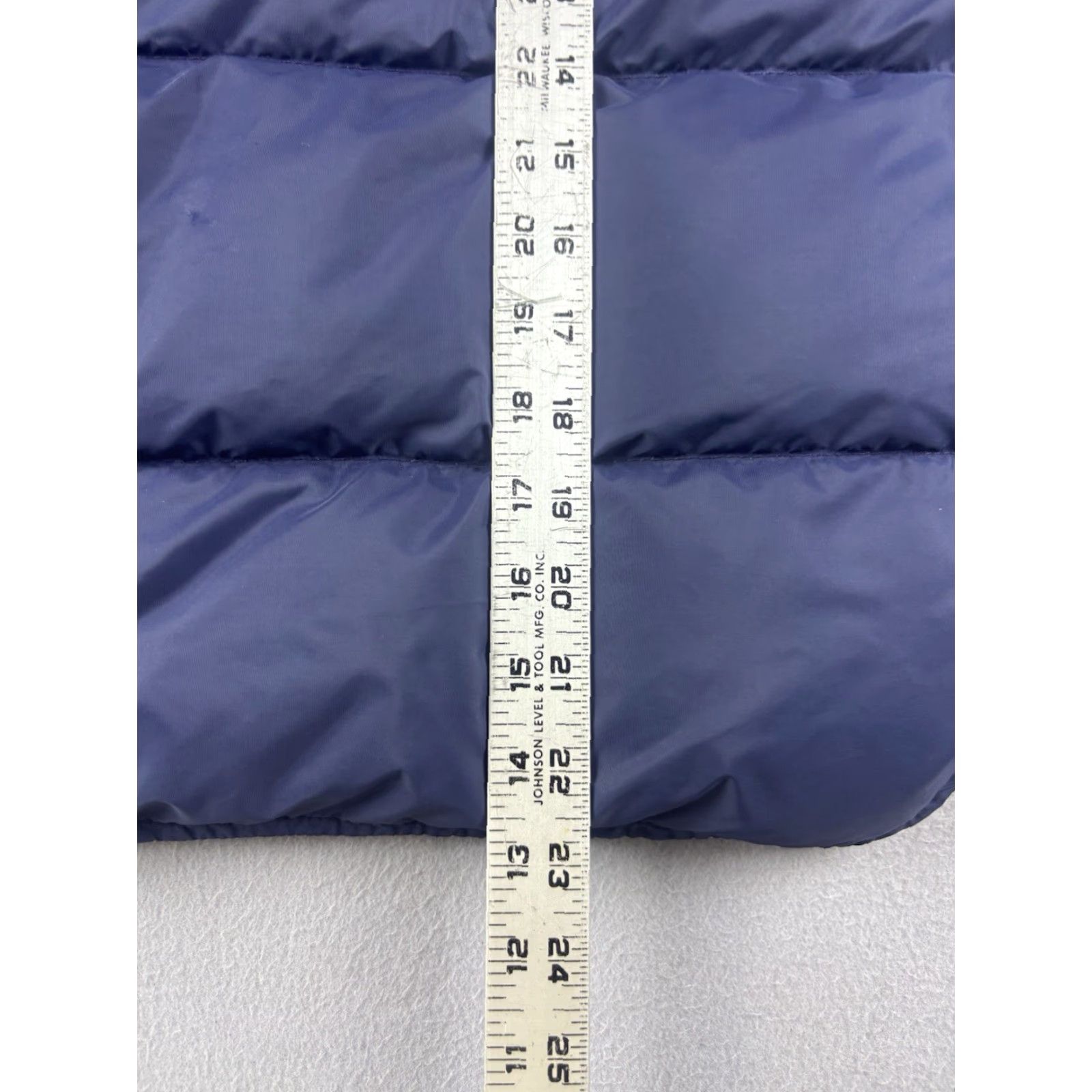 Vintage VINTAGE Woolrich Vest Men’s S Blue Down 90s Hiking Nylon Button Snap Short Puffer Jacket Base Title Size US S / EU 44-46 / 1 - 7 Thumbnail