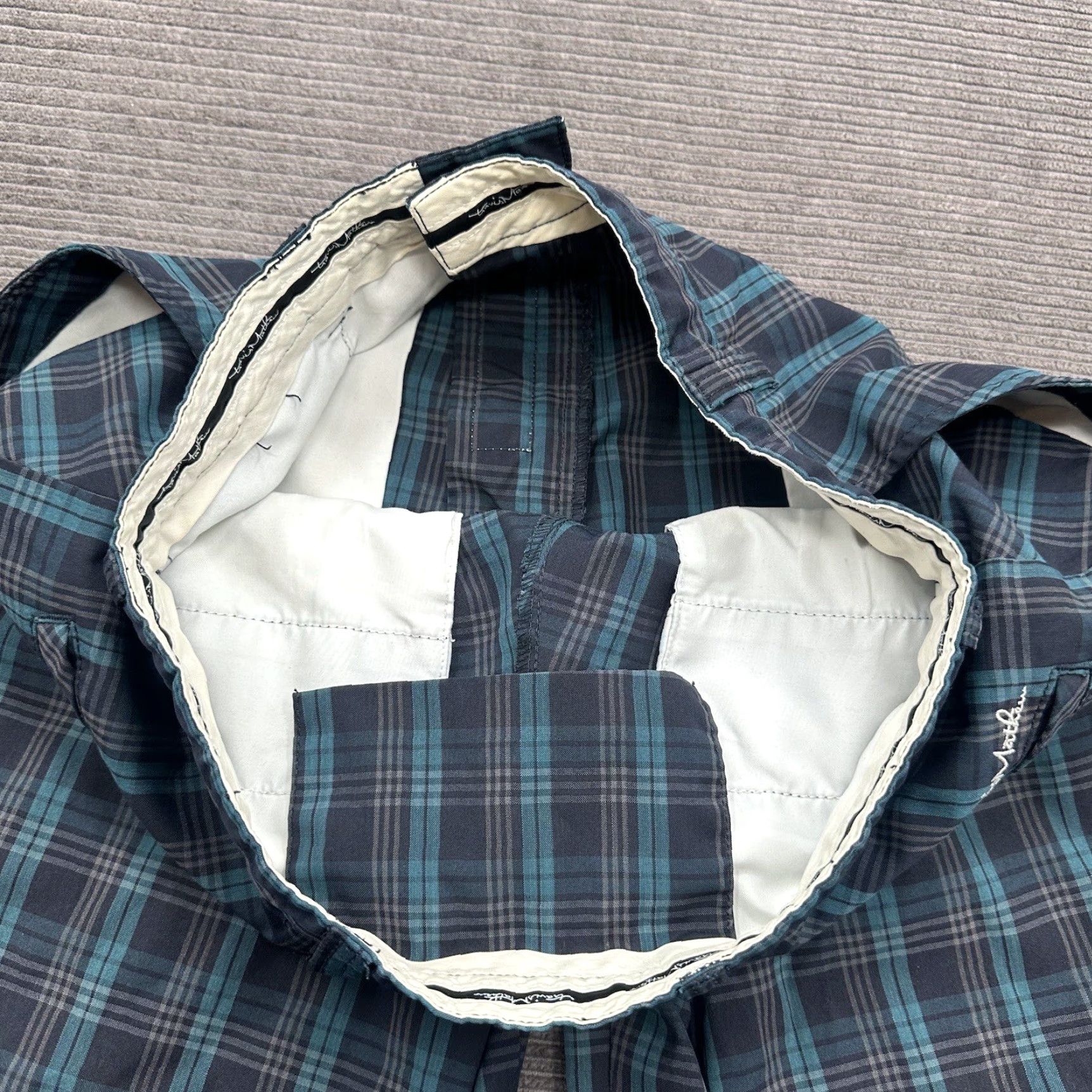TravisMathew Travis Mathew Shorts Men 30 Green Plaid Polyester Bermuda Golf Outing Outdoor Casual Weekend Athletic Pockets Logo Spring Summer Fall Size US 30 / EU 46 - 7 Thumbnail