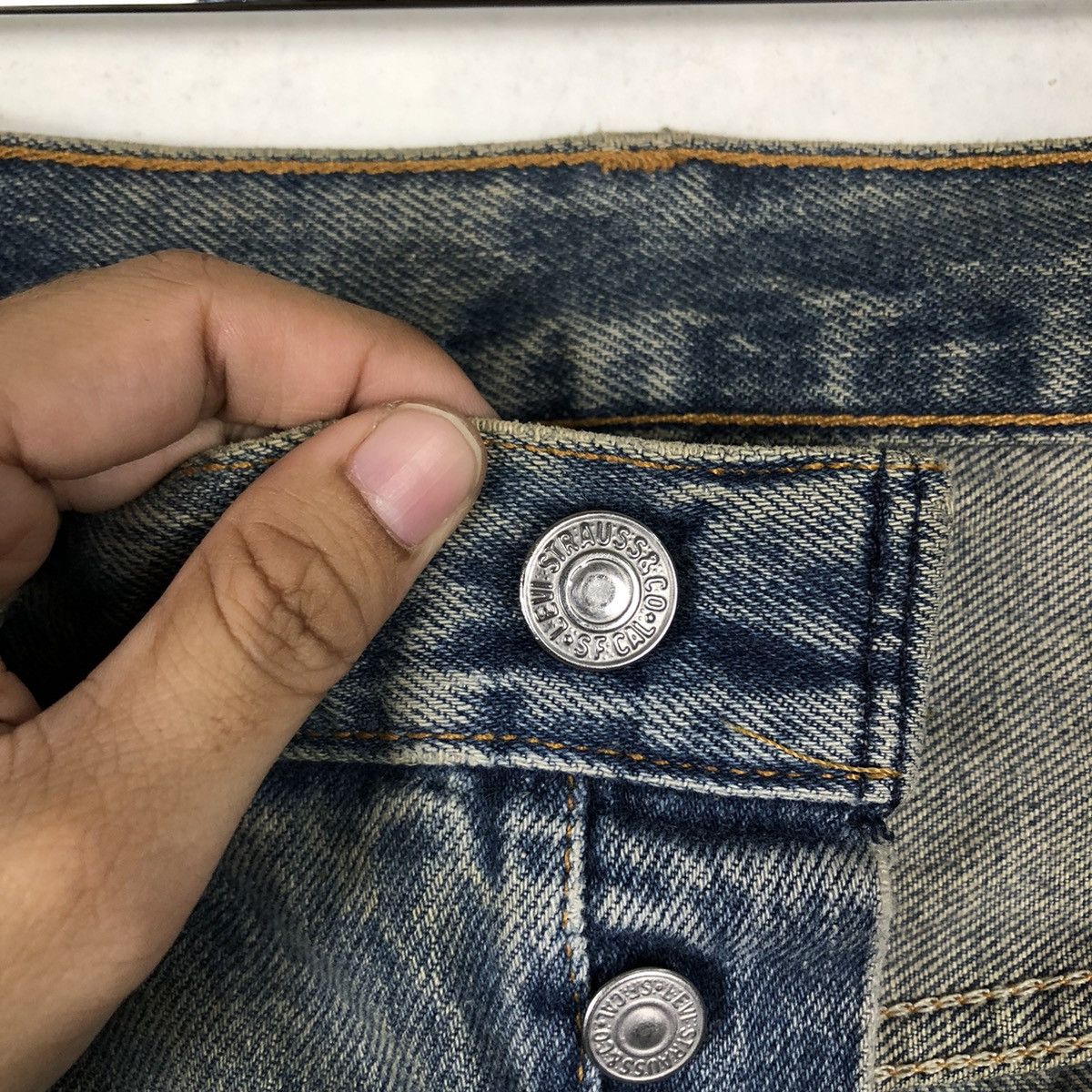 Levi's Vintage Clothing 🔥80’s Vintage Selvedges Distressed Denim Jeans Levi’s 501 Size US 36 / EU 52 - 13 Thumbnail