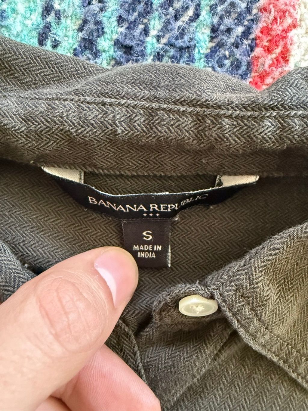 Banana Republic Women's Banana Republic Green Herringbone Officer Shirt S Size S / US 4 / IT 40 - 9 Thumbnail