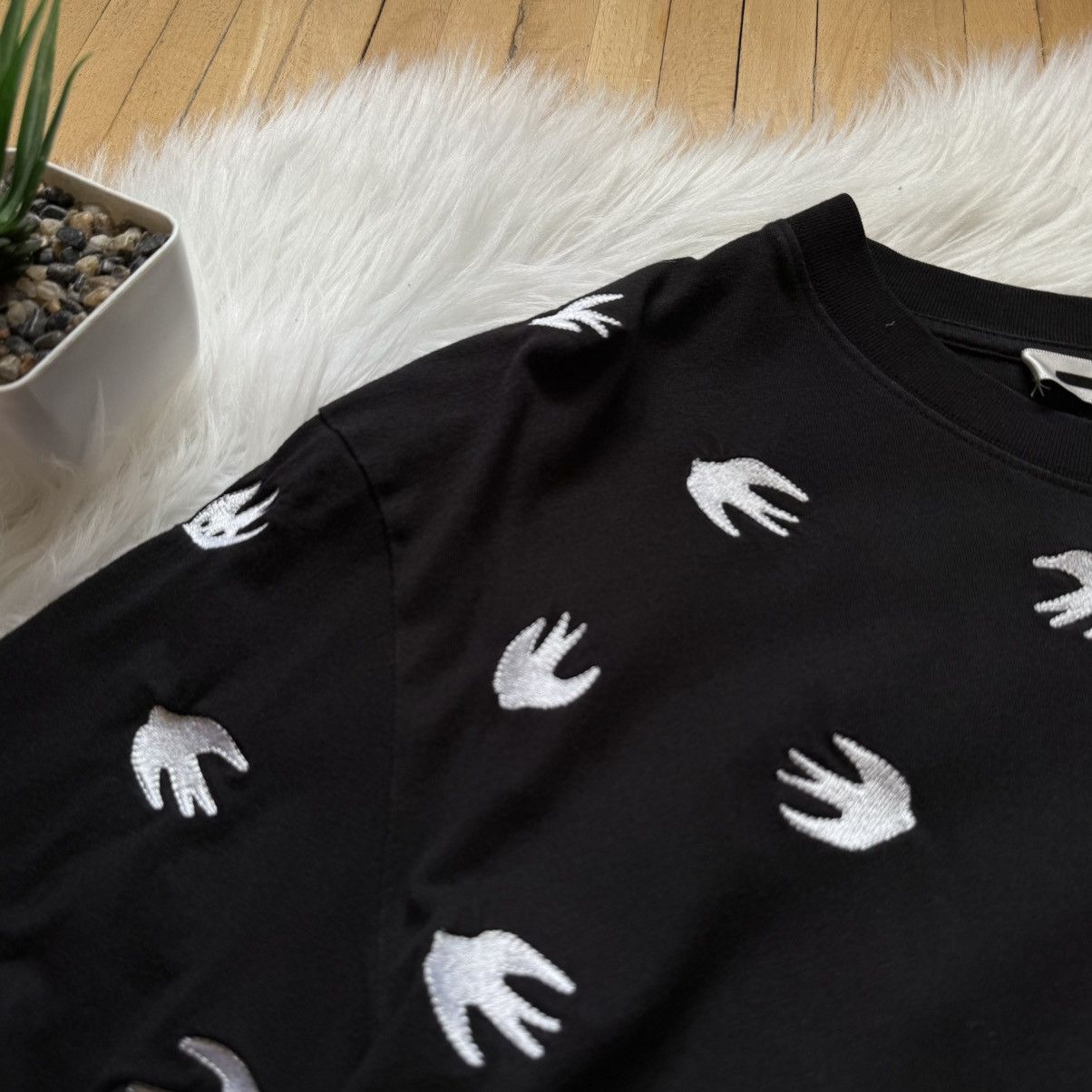 Alexander McQueen 📌Alexander McQueen MCQ Swallow Monogram Logo Tee T-shirt Size US M / EU 48-50 / 2 - 4 Thumbnail