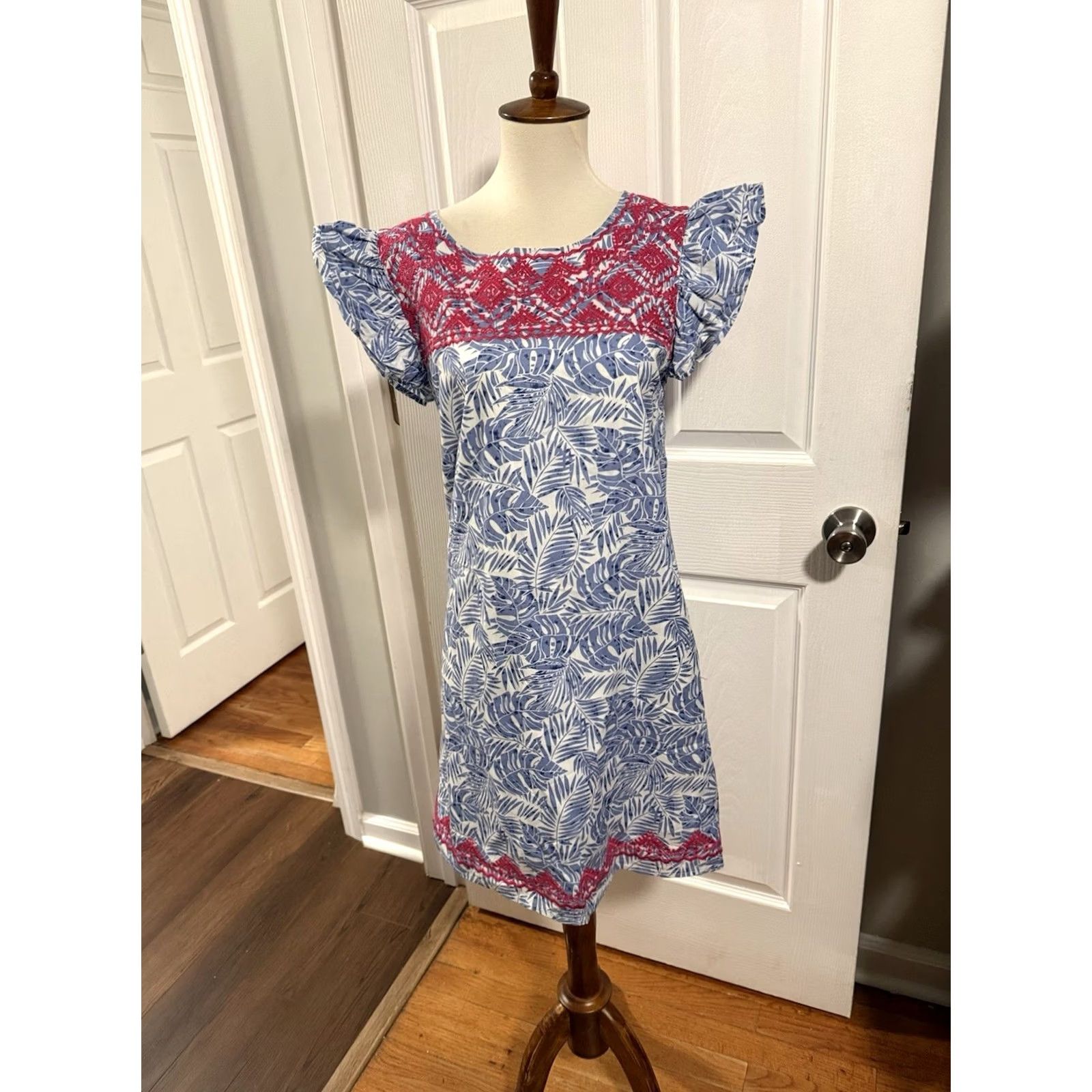 Vintage THML Dress XS blue floral embroidered Flutter Sleeve beach travel casual short sleeve shift dress Womens JS Size XS / US 0-2 / IT 36-38 - 2 Thumbnail
