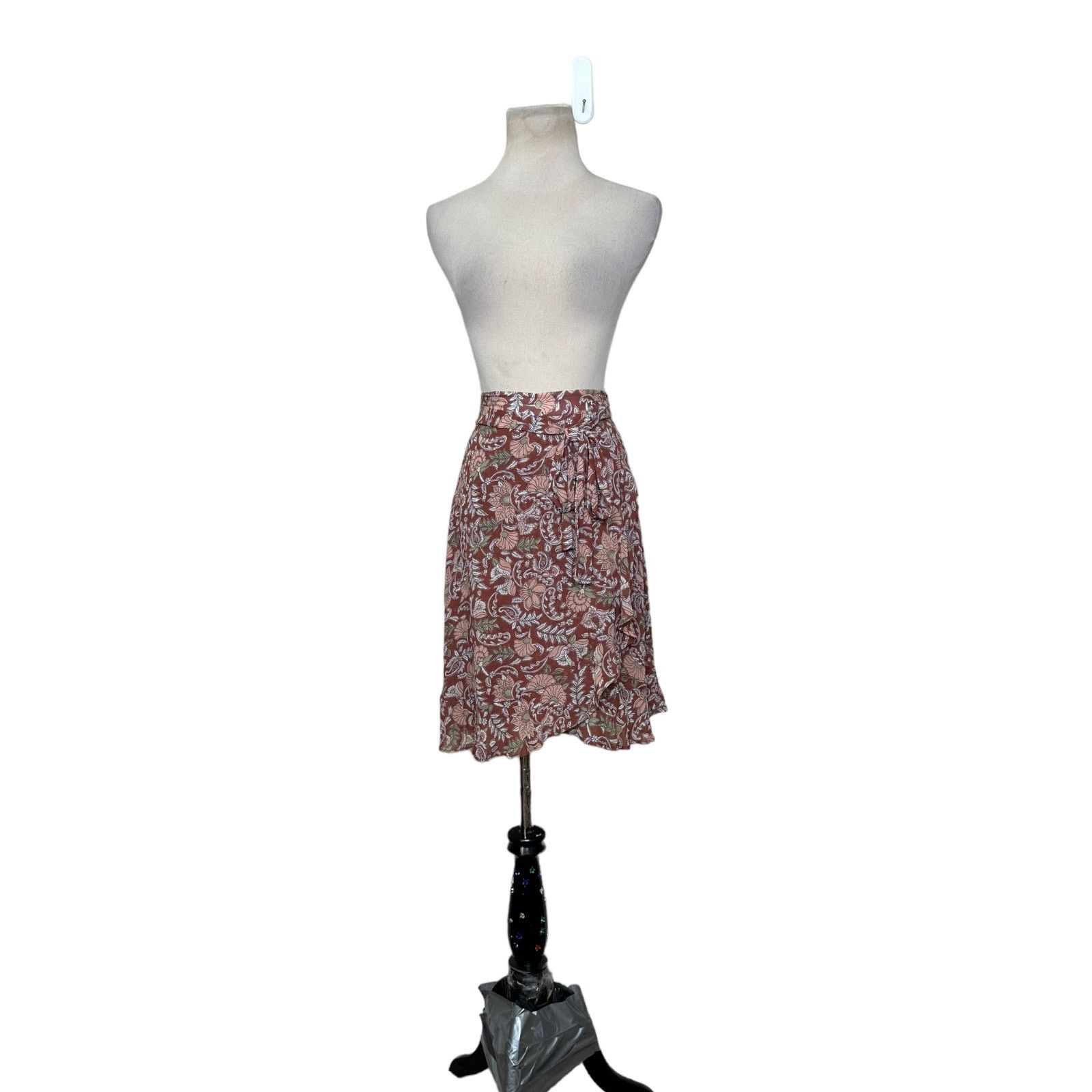 Anthropologie By Anthropologie brown floral pull on mini skirt size XS Size 30" / US 8 / IT 44 - 1 Thumbnail
