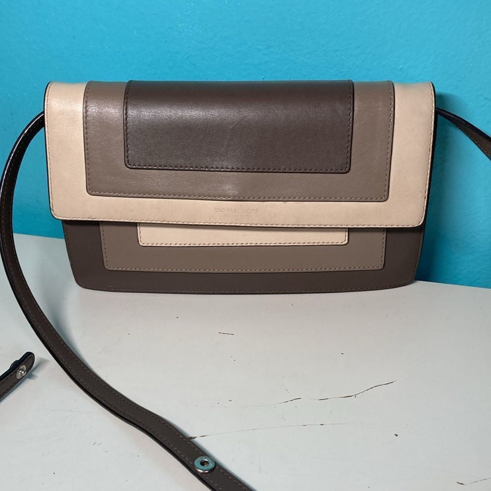 Michael Kors Michael Kors Collection Purse 9.5” X 6” Size ONE SIZE - 4 Thumbnail