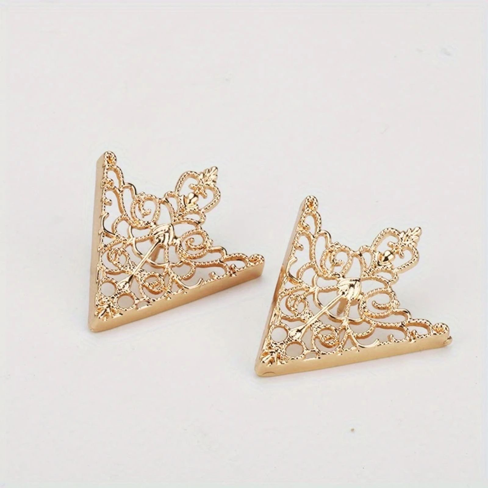 Other Vintage Style Gold Tone Metal Collar Tips – 1 Pair Filigree Size ONE SIZE - 1 Thumbnail