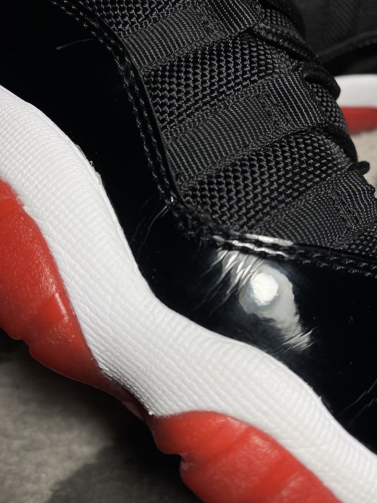 Jordan Brand × Nike Nike Air Jordan 11 Retro Low Bred (GS) 2015 sneakers Size US 7.5 / IT 37.5 - 17 Thumbnail