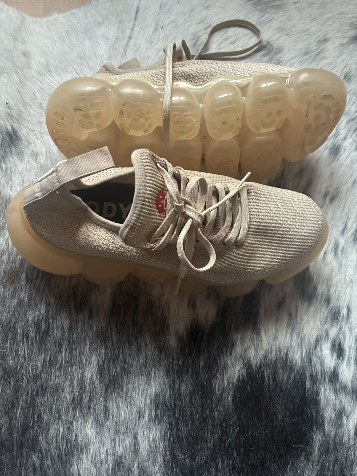 Walter Van Beirendonck Walter Van Beirendonck Cloud Low Top Sneaker Size US 9 / EU 42 - 4 Thumbnail