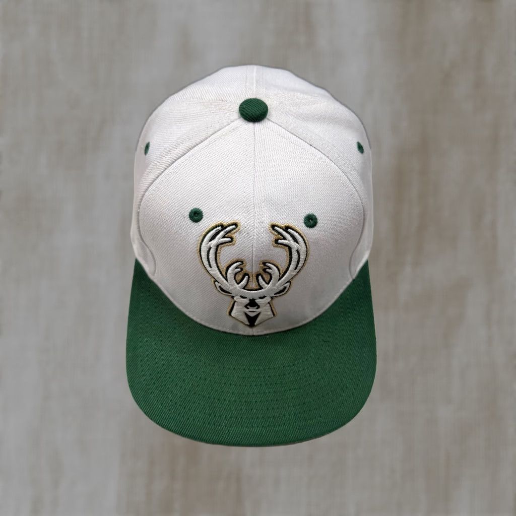 Mitchell & Ness Mitchell & Ness Milwaukee Bucks Hat Mens White Green Snapback Flat Brim OSFA Size ONE SIZE - 1 Thumbnail