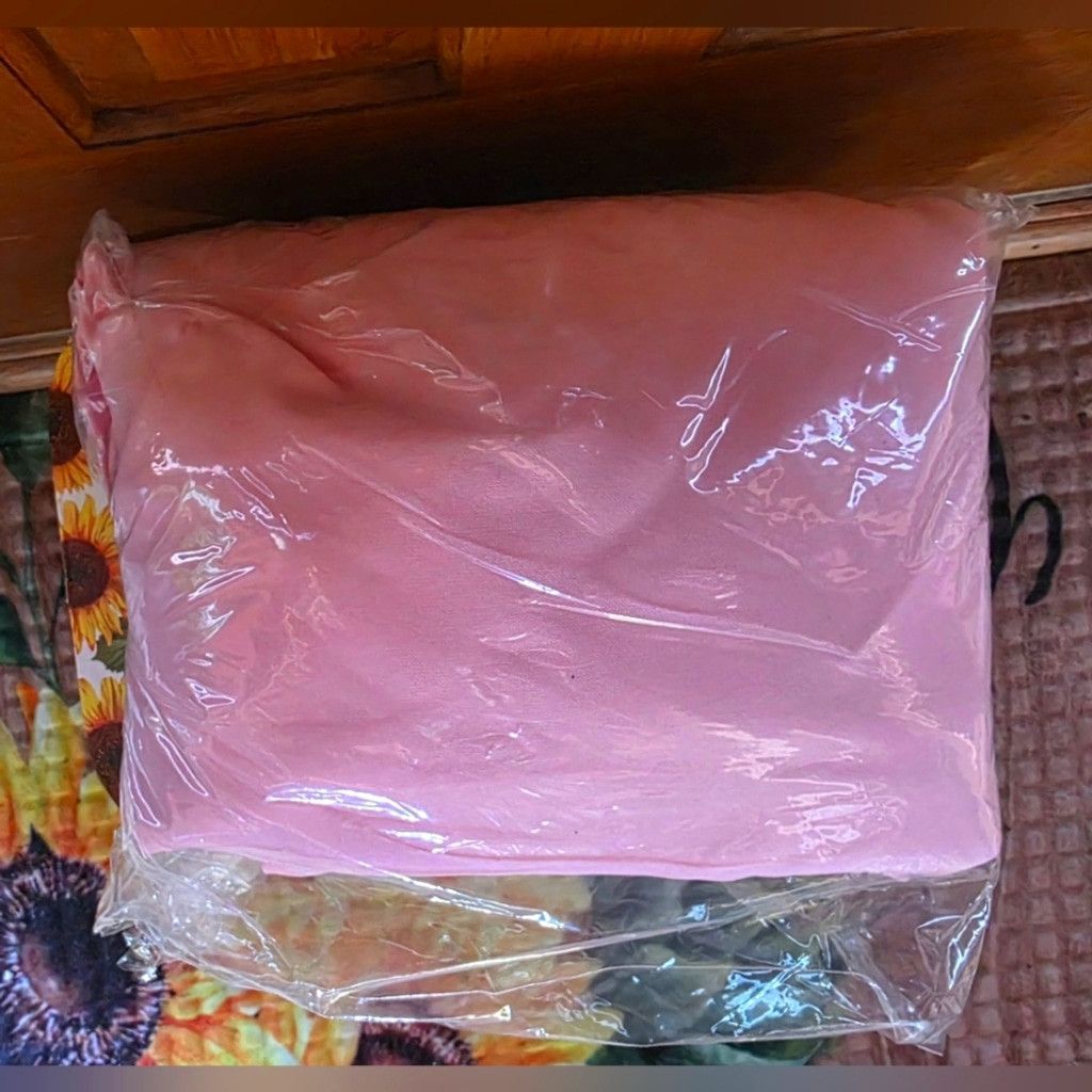 The Unbranded Brand Magshion Pink Full Size Futon Cover NWT Size ONE SIZE - 3 Thumbnail