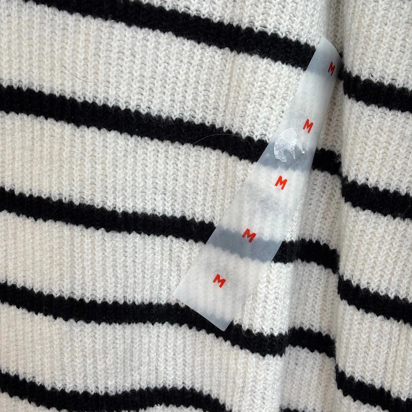 Old Navy Old Navy Women's Striped V-Neck Sweater Size Medium NWOT Size M / US 6-8 / IT 42-44 - 2 Thumbnail