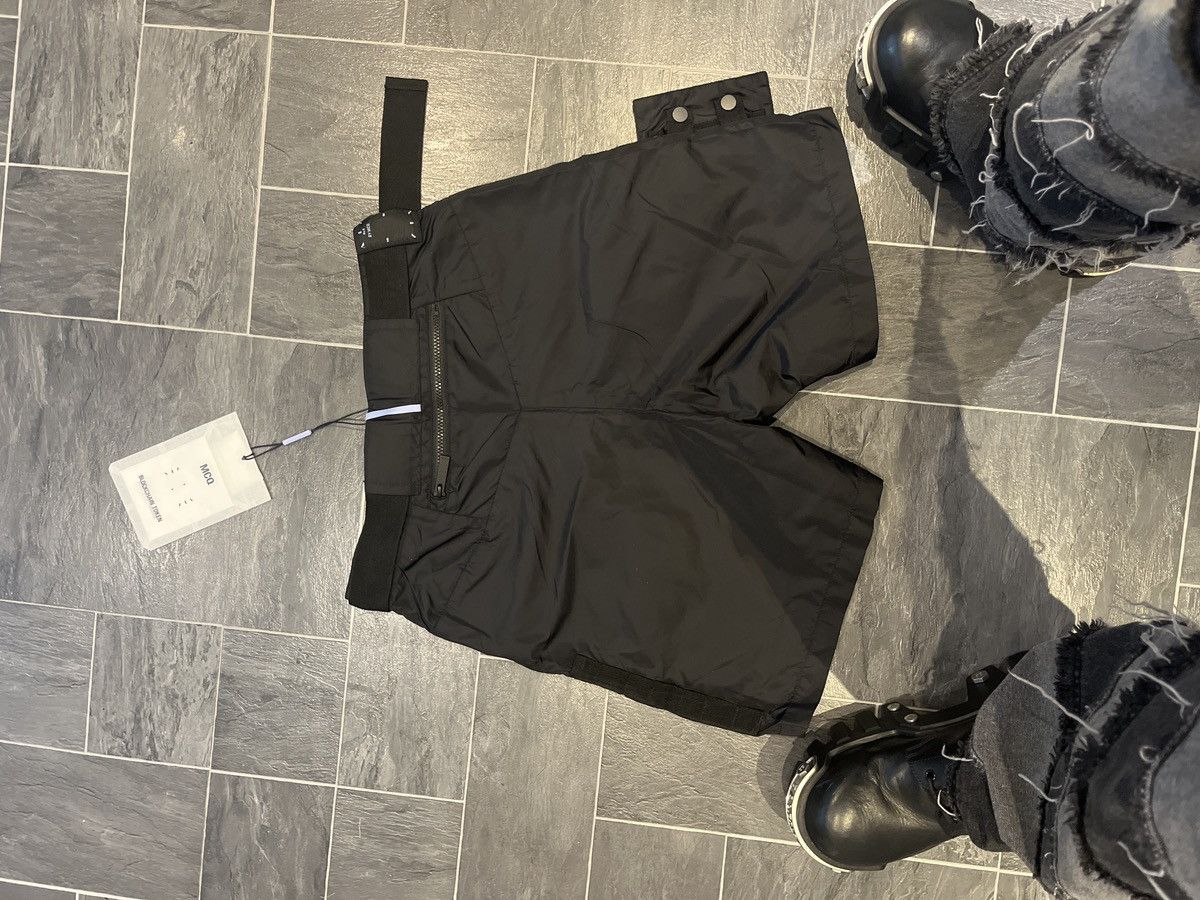 MCQ Mcq blockchain shorts Size US 30 / EU 46 - 2 Thumbnail