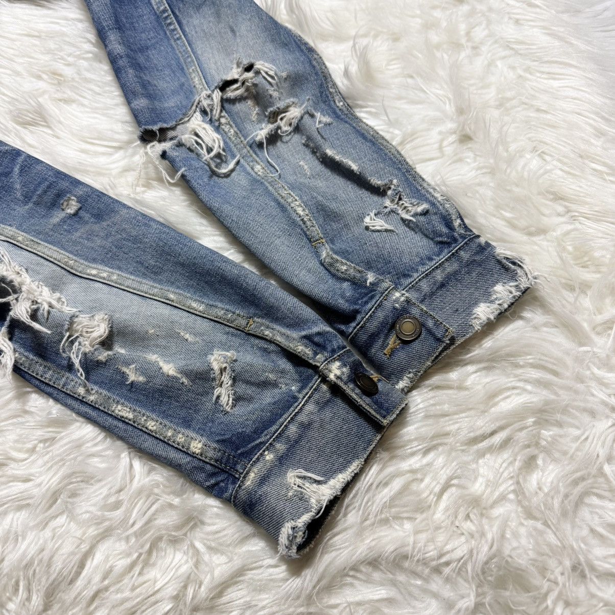 Saint Laurent Paris Saint Laurent Paris Distressed Trucker Denim Jacket Size US L / EU 52-54 / 3 - 14 Thumbnail