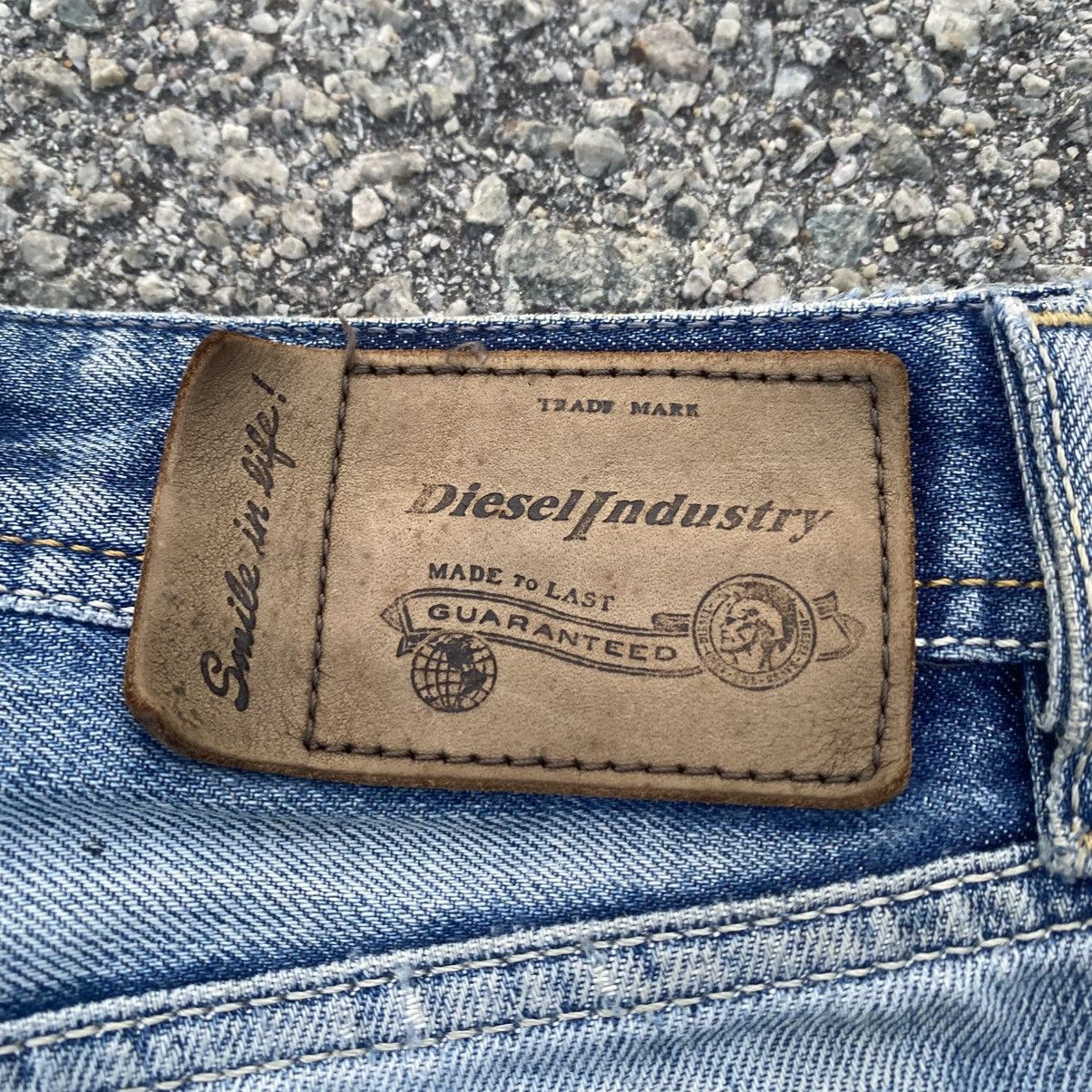 Diesel Vintage DIESEL Painter Jeans Size US 27 - 11 Thumbnail