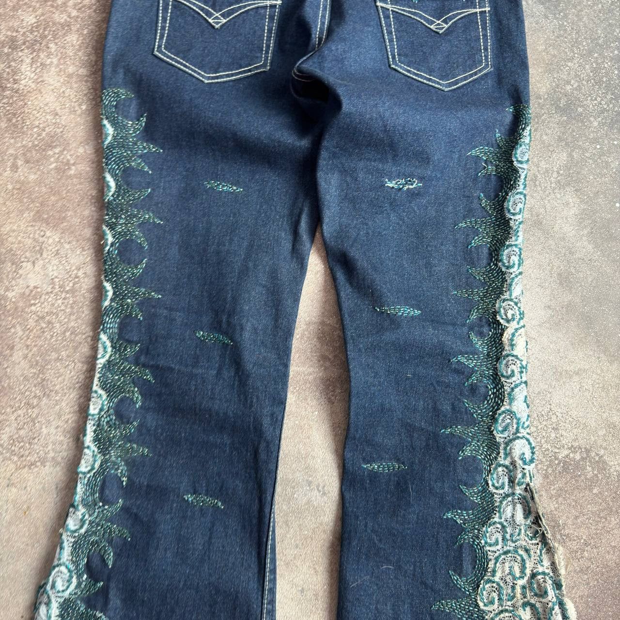 If Six Was Nine × Japanese Brand × Le Grande Bleu (L.G.B.) Cozy Jeans Vintage Y2K Low Rise Mega Flared Jeans Size 28" / US 6 / IT 42 - 8 Thumbnail