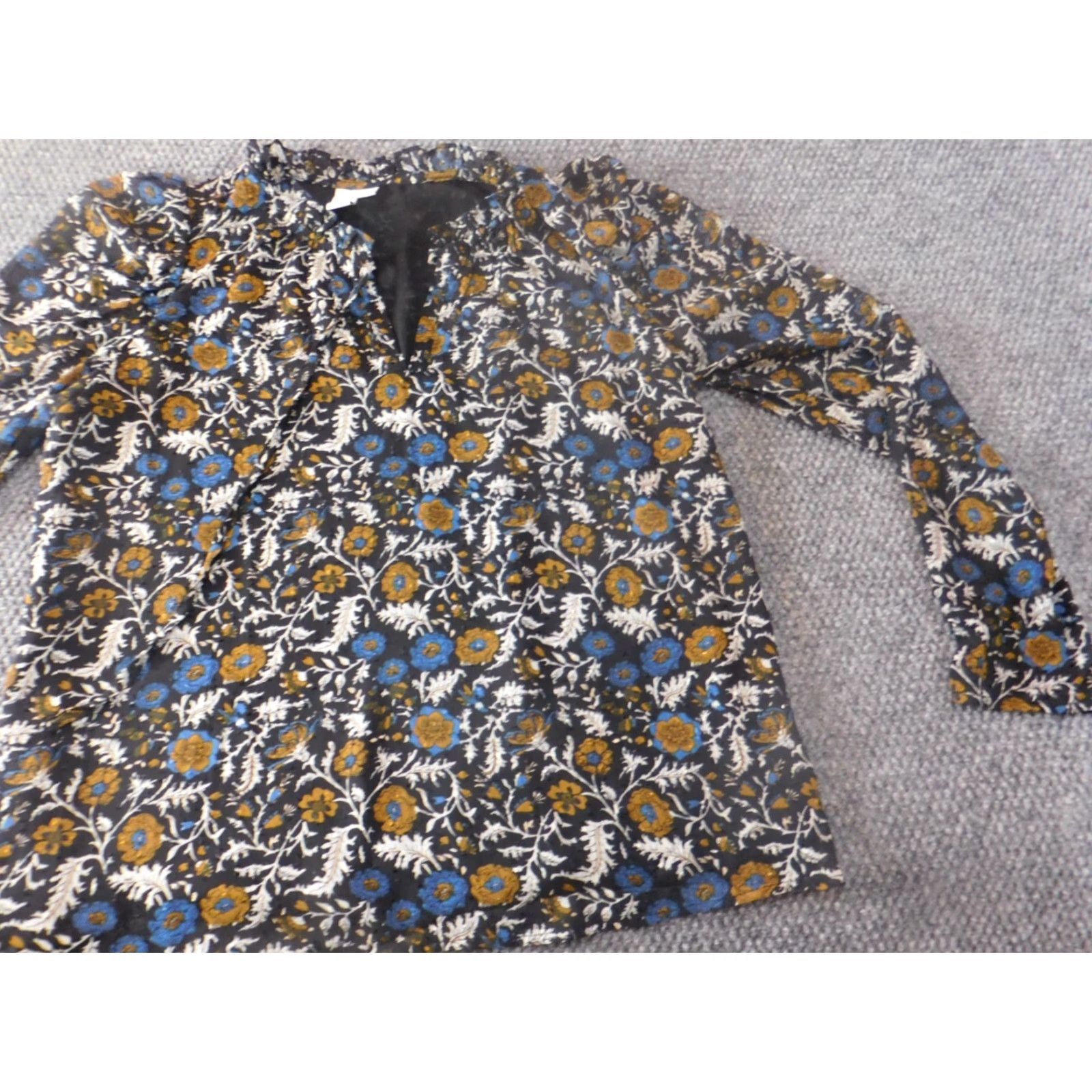 Joie JOIE Blouse Shirt Womens M Black Floral Long Sleeve V-Neck Polyester Rayon Stretch Casual Regular Button Pullover Modern Basic Size M / US 6-8 / IT 42-44 - 2 Thumbnail