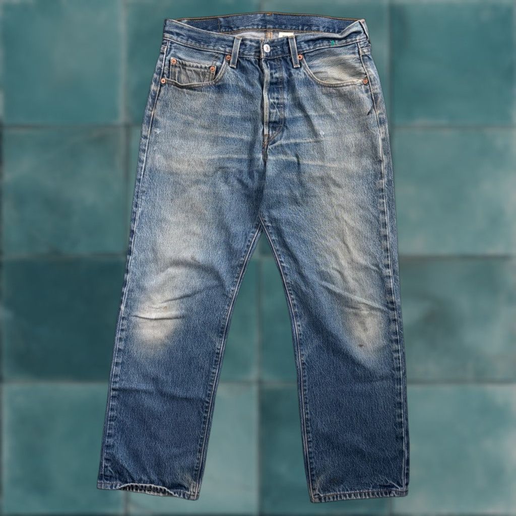 Levi's VINTAGE Levi's 501 Jeans Straight Blue Light Wash 34x32 90s 501 Series Mens Jeans Size US 34 / EU 50 - 1 Thumbnail
