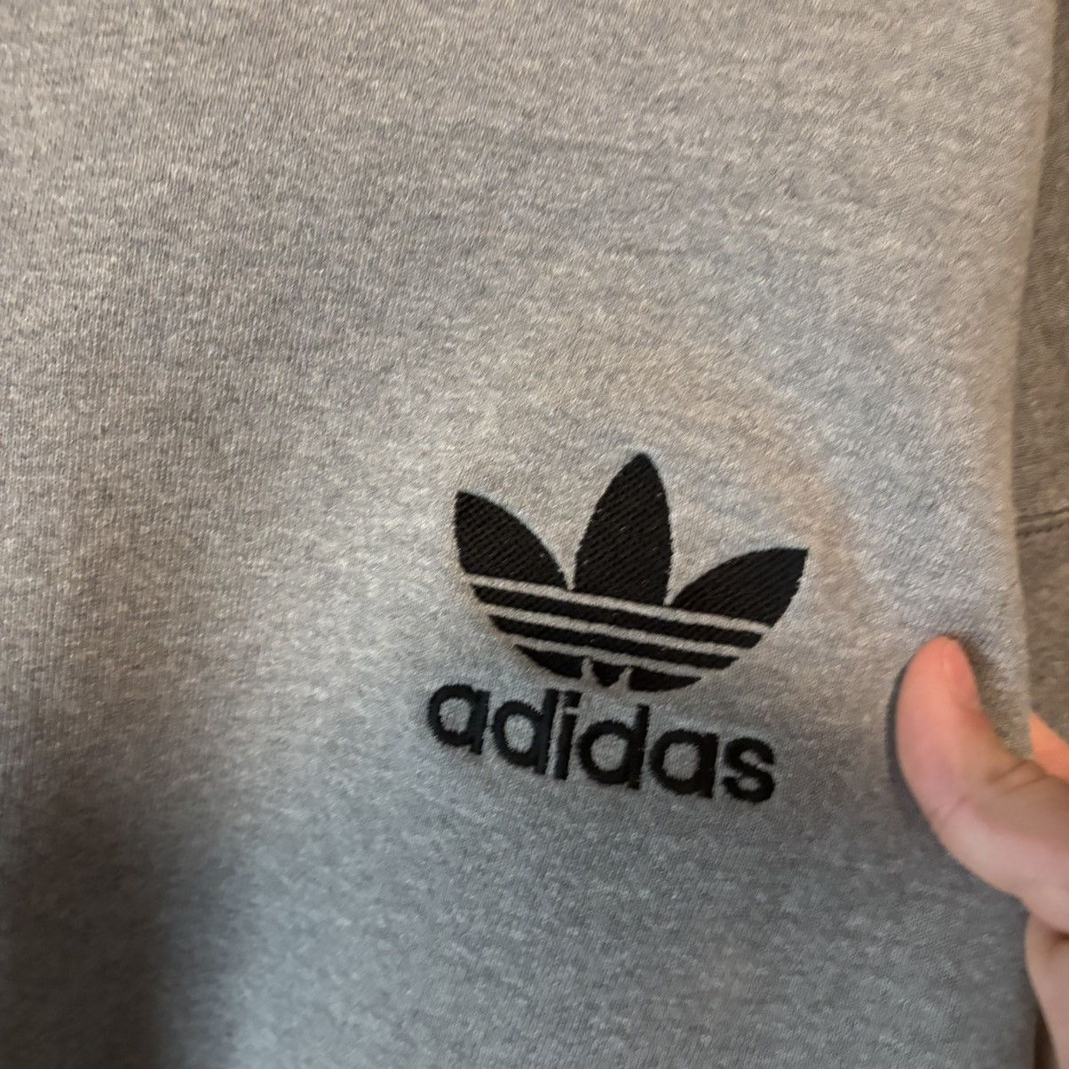 Adidas Vintage Adidas 90s Mens Trefoil Crew Neck Embroidered Size US L / EU 52-54 / 3 - 4 Thumbnail