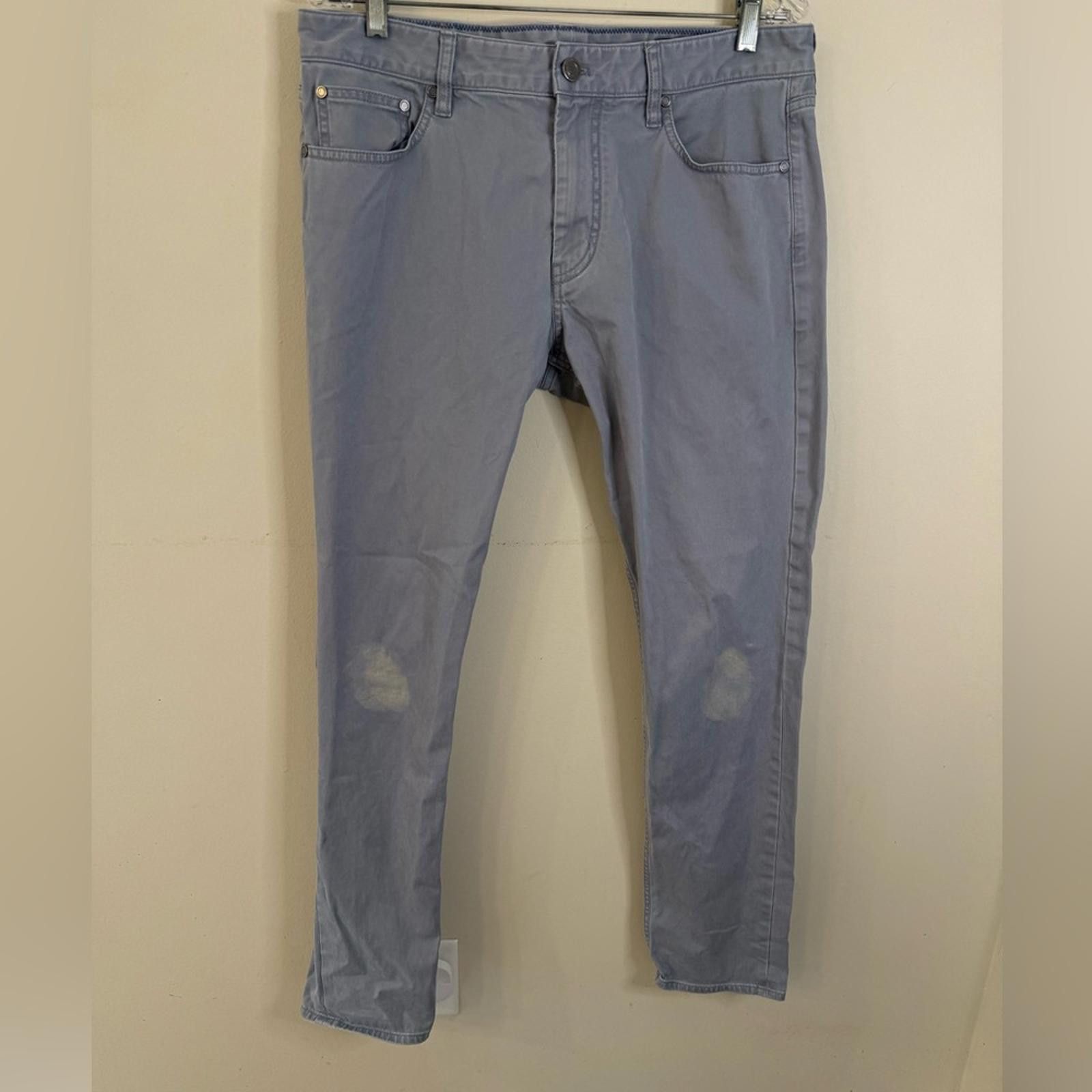 Vineyard Vines Vineyard Vines gray jeans distressed straight leg 34”x32” Size US 34 / EU 50 - 1 Thumbnail