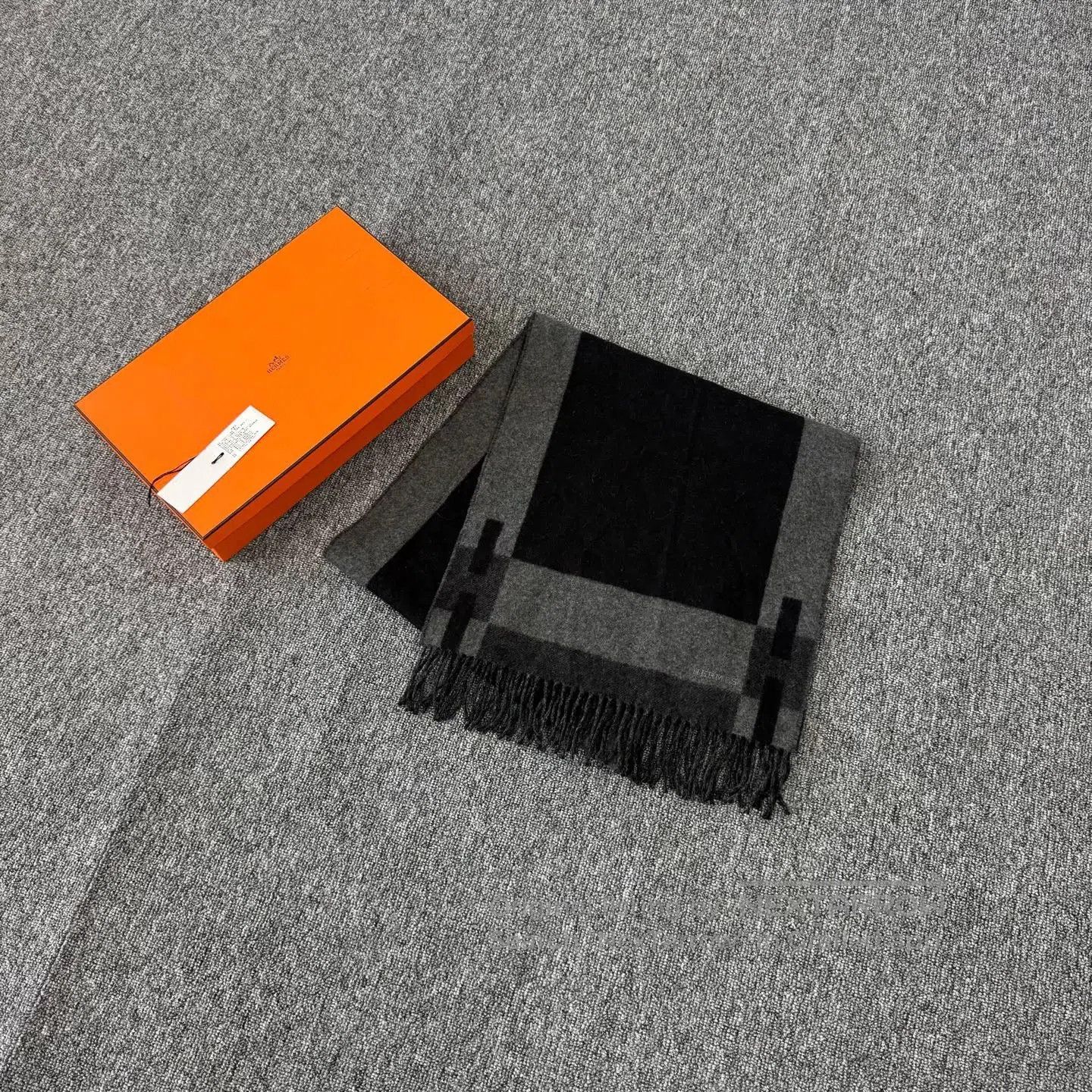 Hermes Hermes Goat hair cashmere, fringes, scarf| Size ONE SIZE - 1 Thumbnail