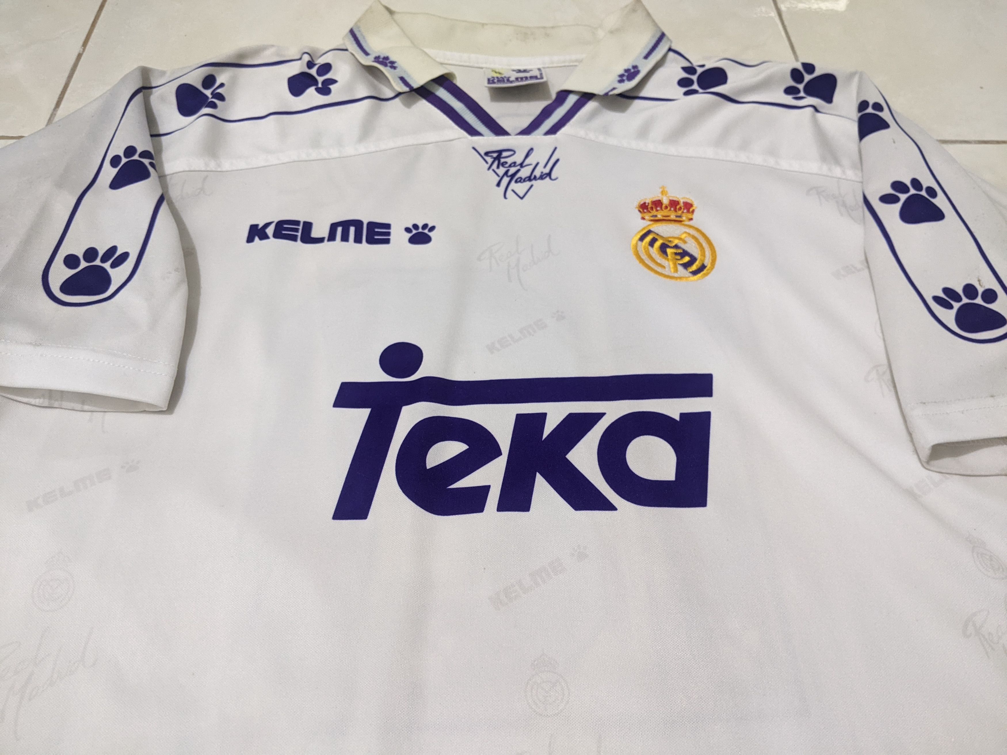 Vintage Real Madrid 1994-95 home M.laudrup Jersey football shirt Size US L / EU 52-54 / 3 - 4 Thumbnail