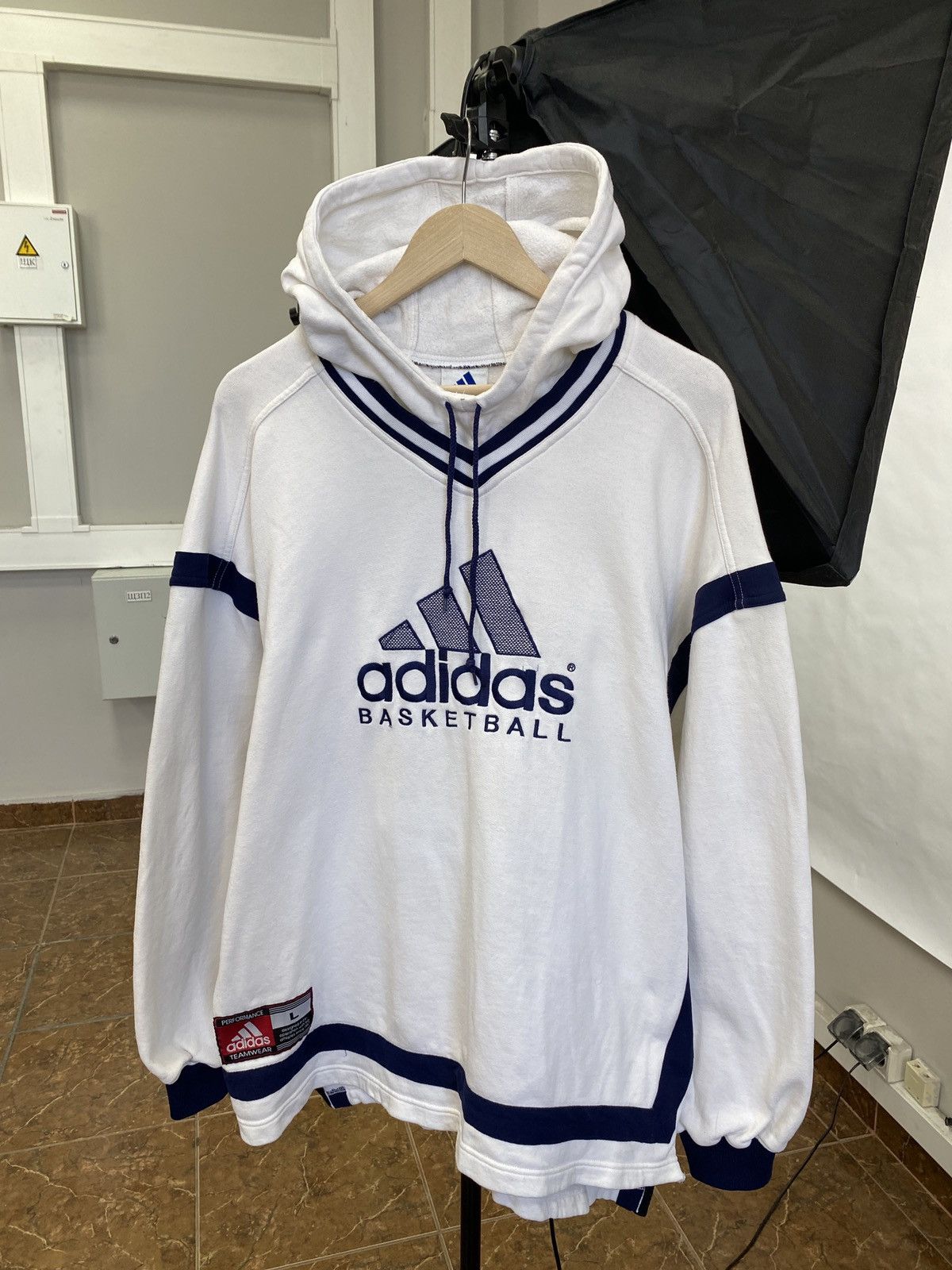 Adidas 🏀 Vintage 90s Adidas Basketball Hoodie Rare Retro Hype Y2K Size US L / EU 52-54 / 3 - 1 Thumbnail