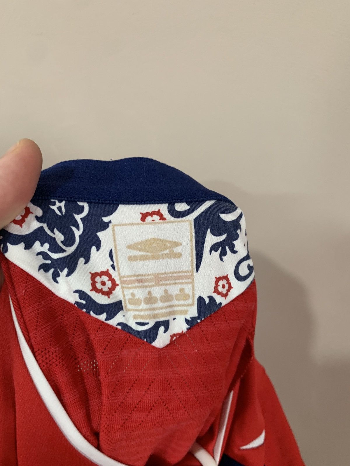 Umbro England 2008 Away Football Shirt Umbro Vintage Soccer Sz S Size US S / EU 44-46 / 1 - 8 Thumbnail