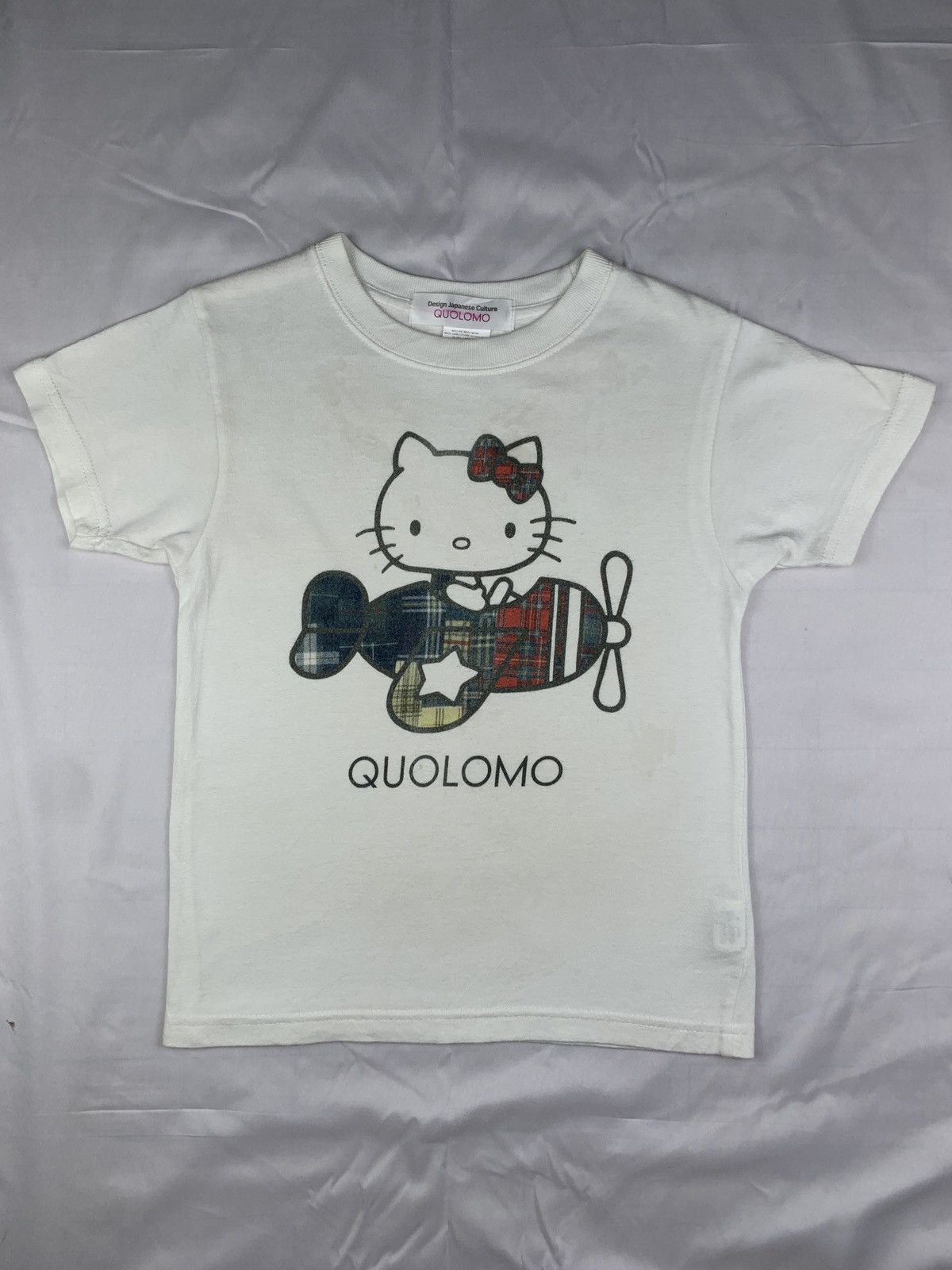 Anime Hello Kitty Sanrio x Quolomi Japan Pop Cute Icon Graphic Top Size S / US 4 / IT 40 - 1 Thumbnail