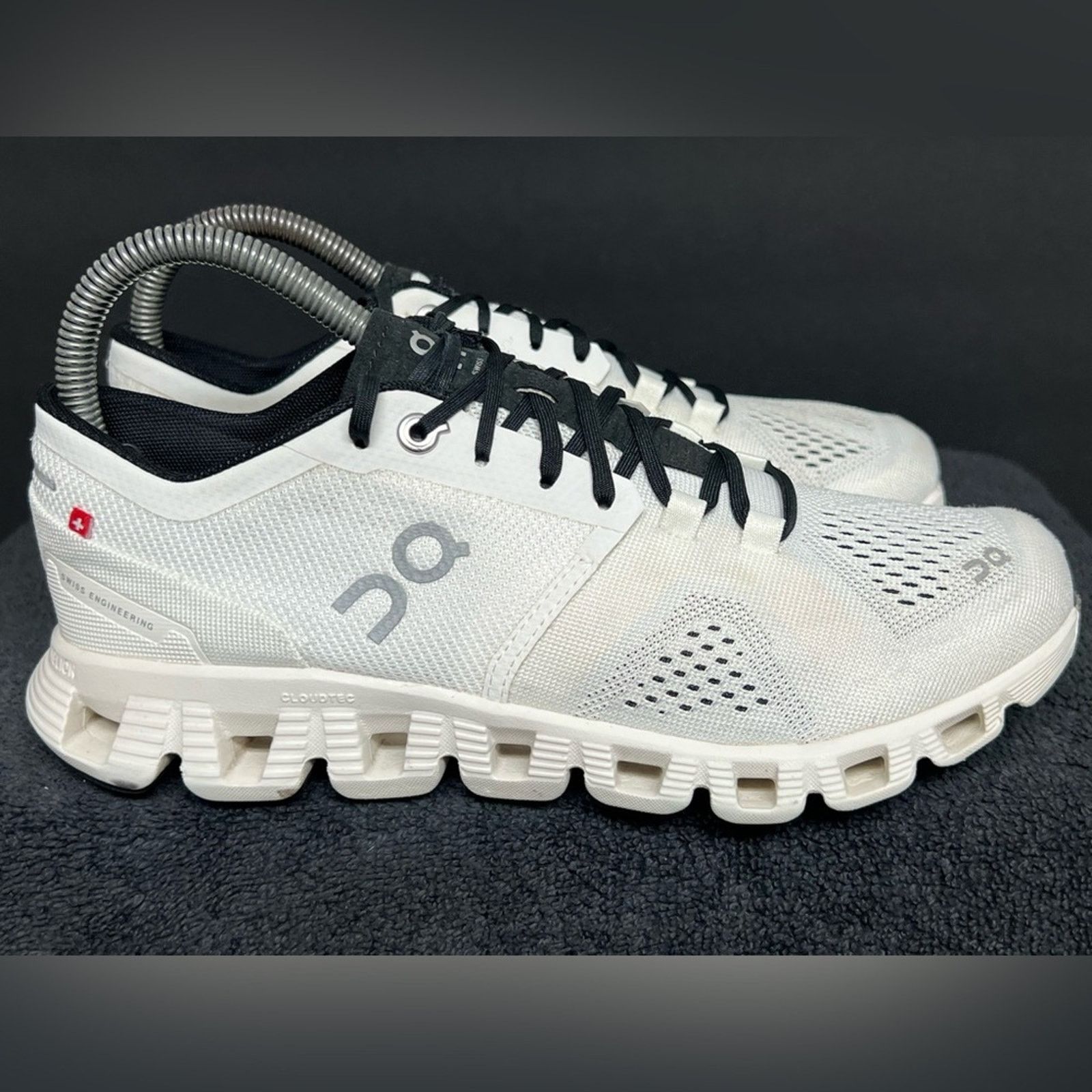 On On Cloud X Womens Running Shoes White/Black SIZE 6.5 EUC Size US 6.5 / IT 36.5 - 7 Thumbnail