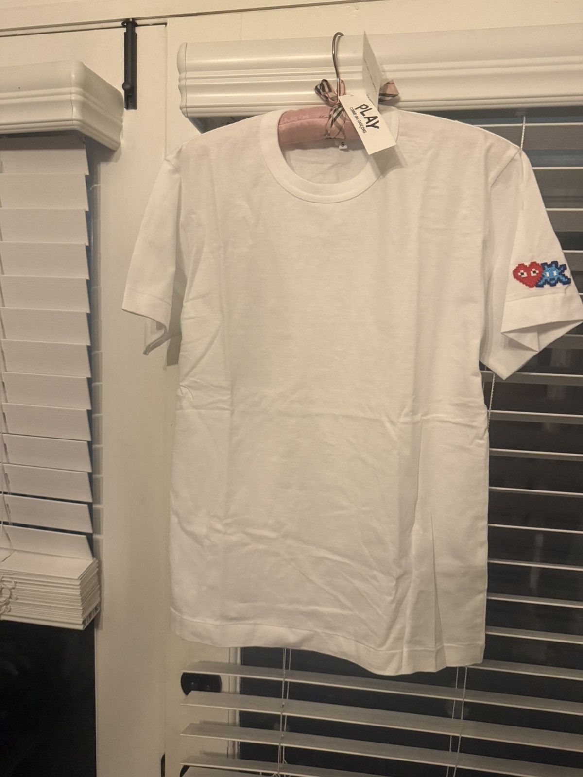 Comme des Garcons PLAY CDG X Invader collab Size US S / EU 44-46 / 1 - 1 Thumbnail