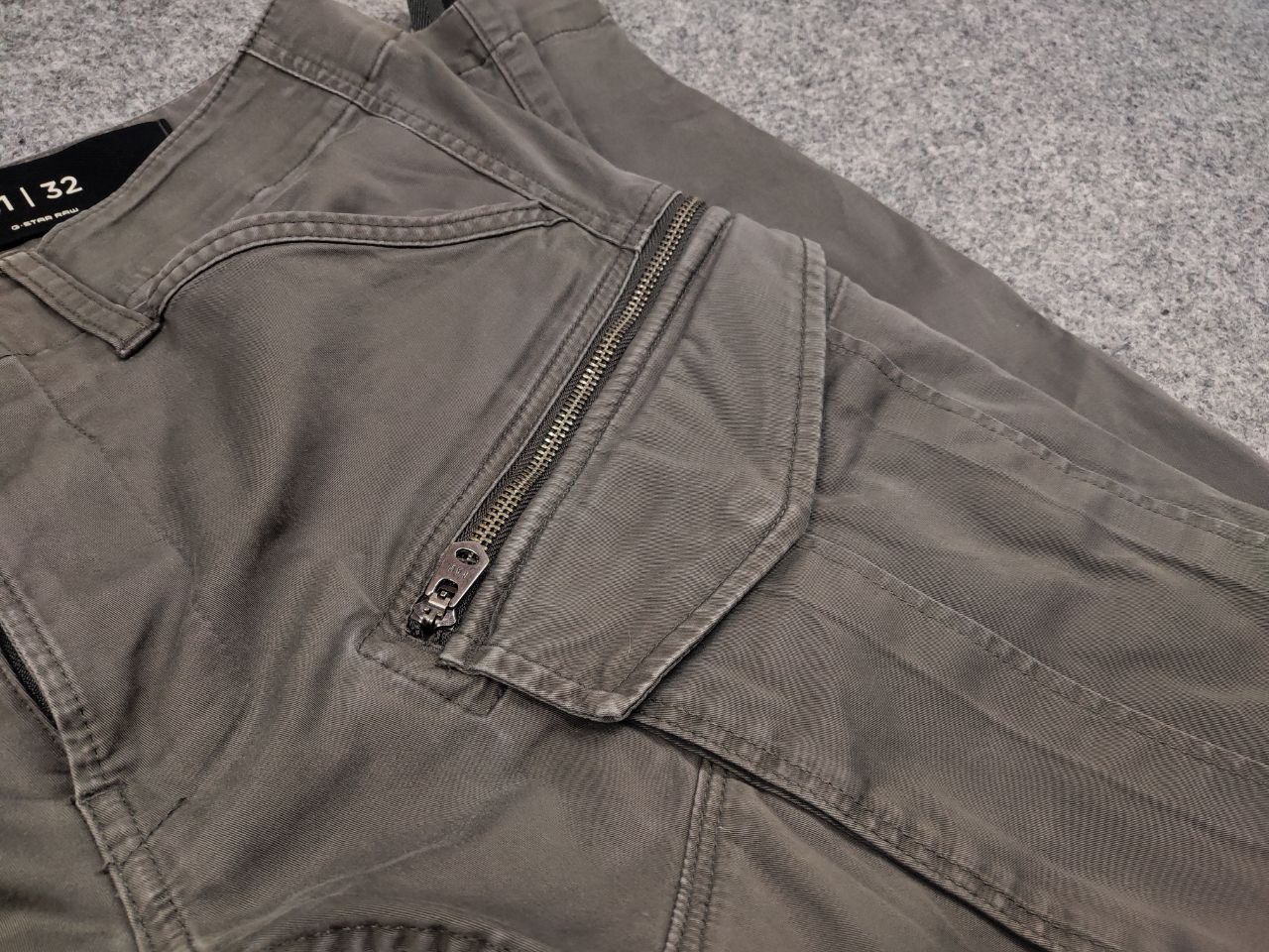 G-Star Vintage g-star raw rovic zip 3d straight tapered cargo Pants Size US 31 - 10 Thumbnail
