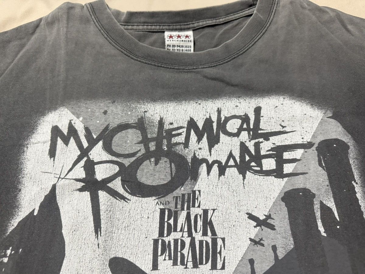 Vintage THRASHED VINTAGE My Chemical Romance The Black Parade Tee Size US L / EU 52-54 / 3 - 4 Thumbnail