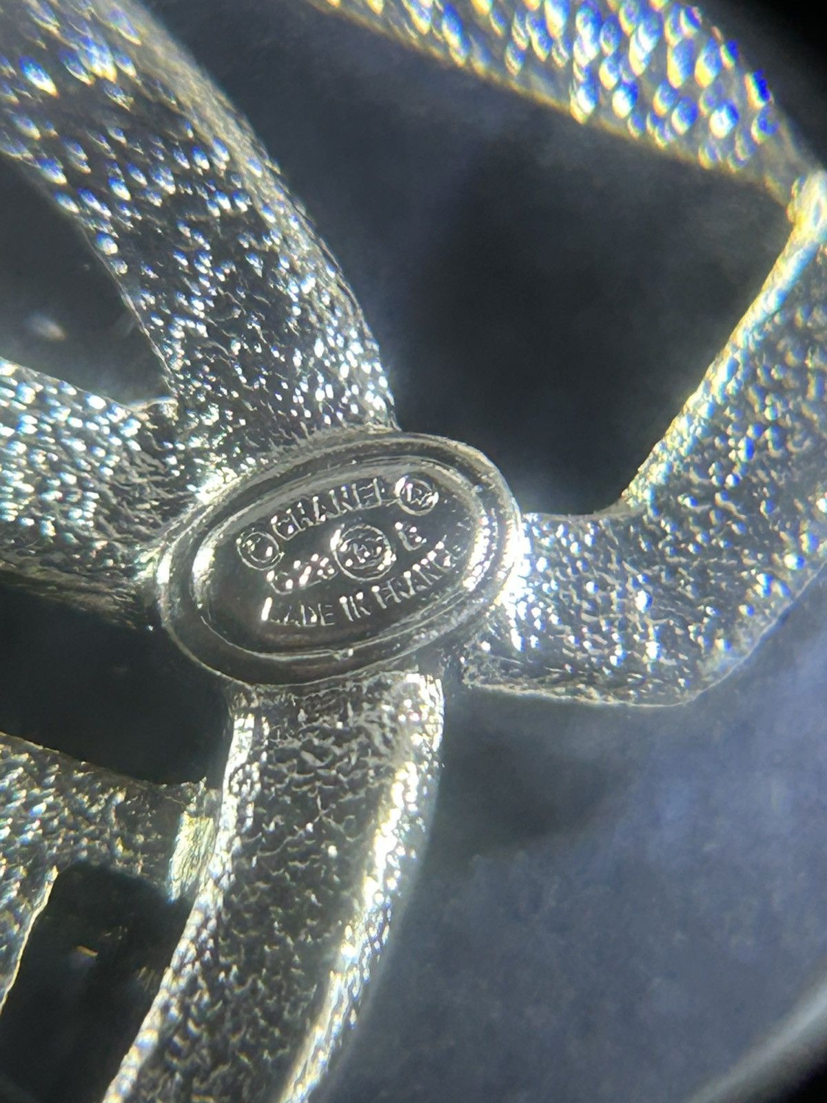 Chanel Chanel Crystal Double Heart Logo Brooch Silver C23B Size ONE SIZE - 8 Thumbnail