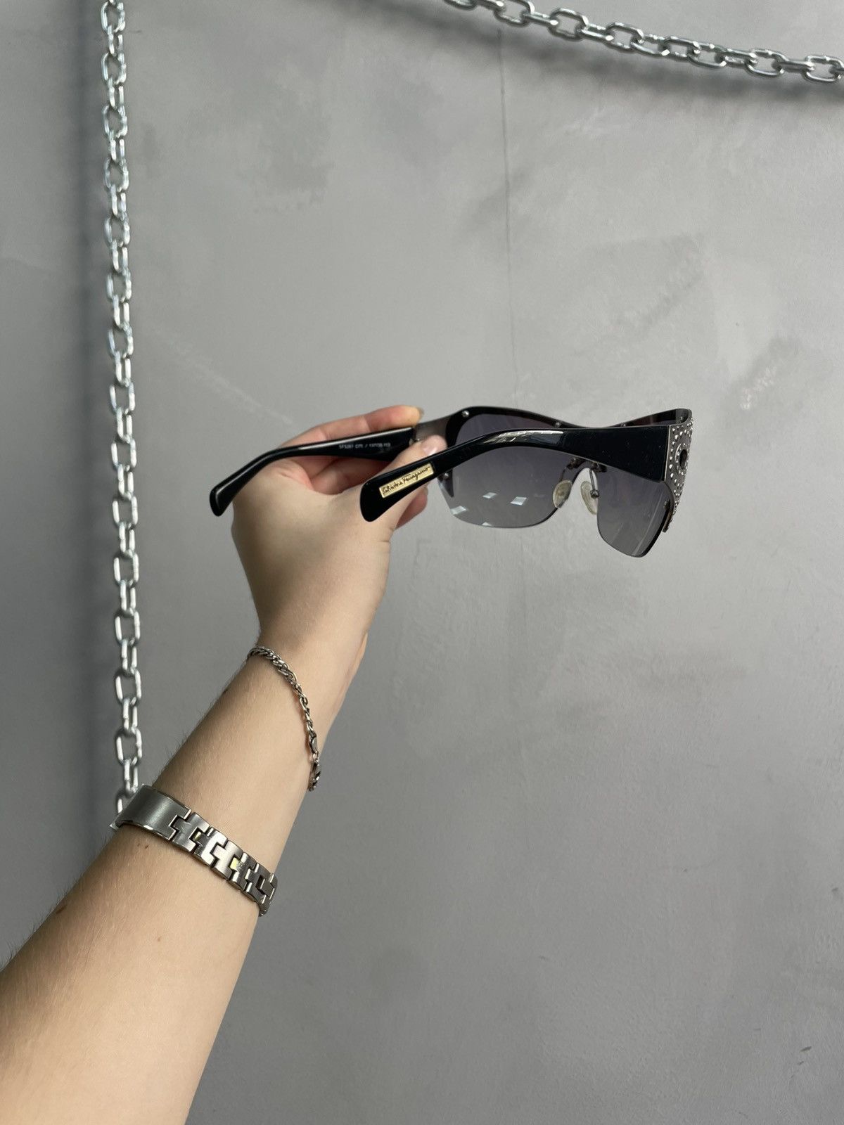 Salvatore Ferragamo Rare Salvatore Ferragamo strass shield musk sunglasses Size ONE SIZE - 7 Thumbnail